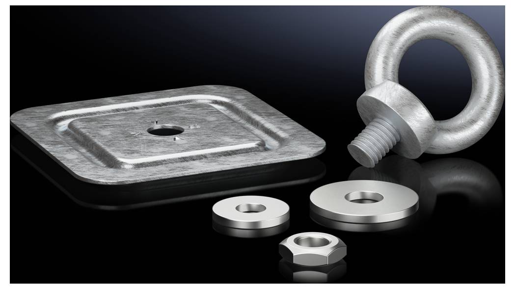 Ein Metallsatz mit einer quadratischen Platte, einem Schraubring, zwei Unterlegscheiben und einer Mutter auf dunklem Hintergrund.