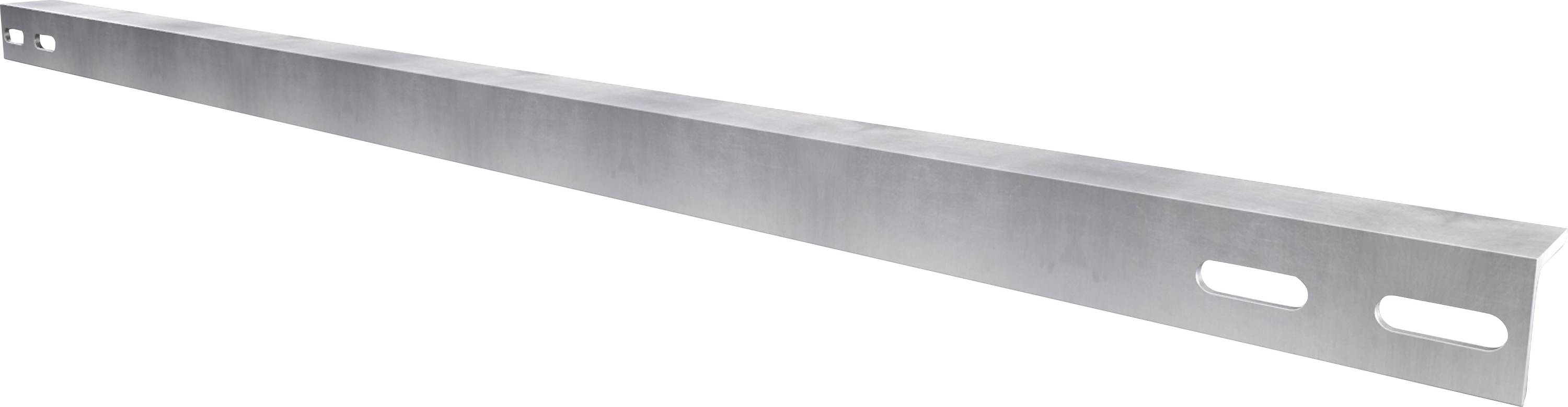 Metallwinkel mit zwei Schlitzen, rechteckig, silberfarben, vor weißem Hintergrund. Hauptsächlich für Bau- oder Montagezwecke.