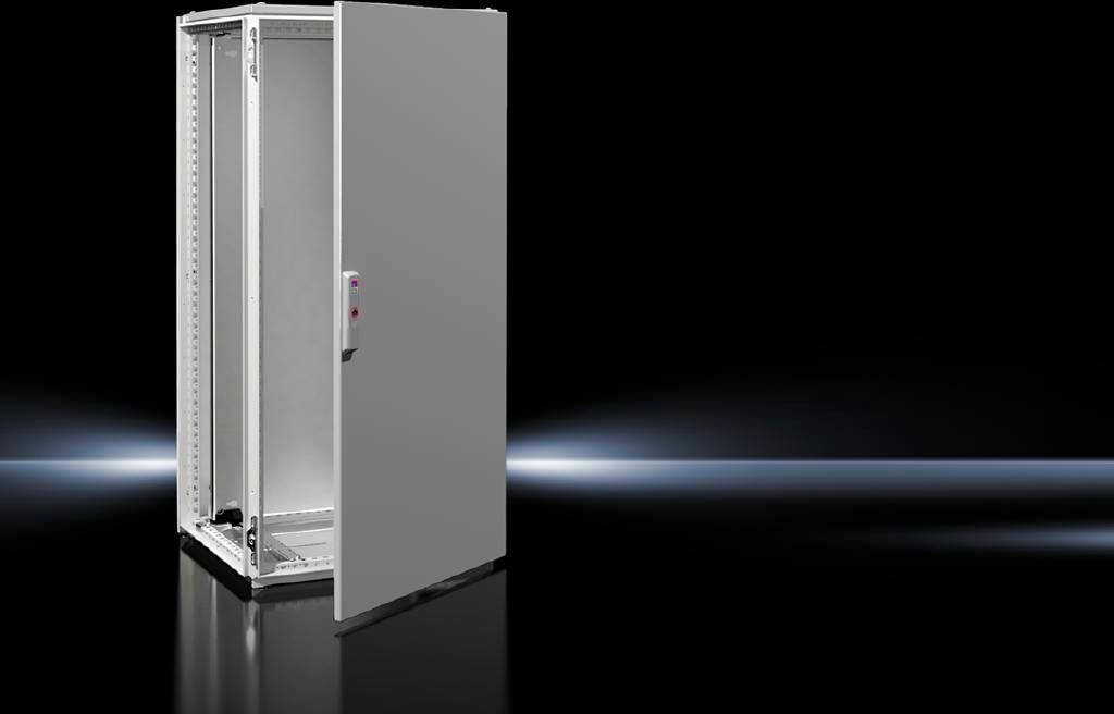 'Schrankgehäuse mit geöffneter Tür' vor dunklem Hintergrund. Geeignet für die Unterbringung von Elektronik und Technik.