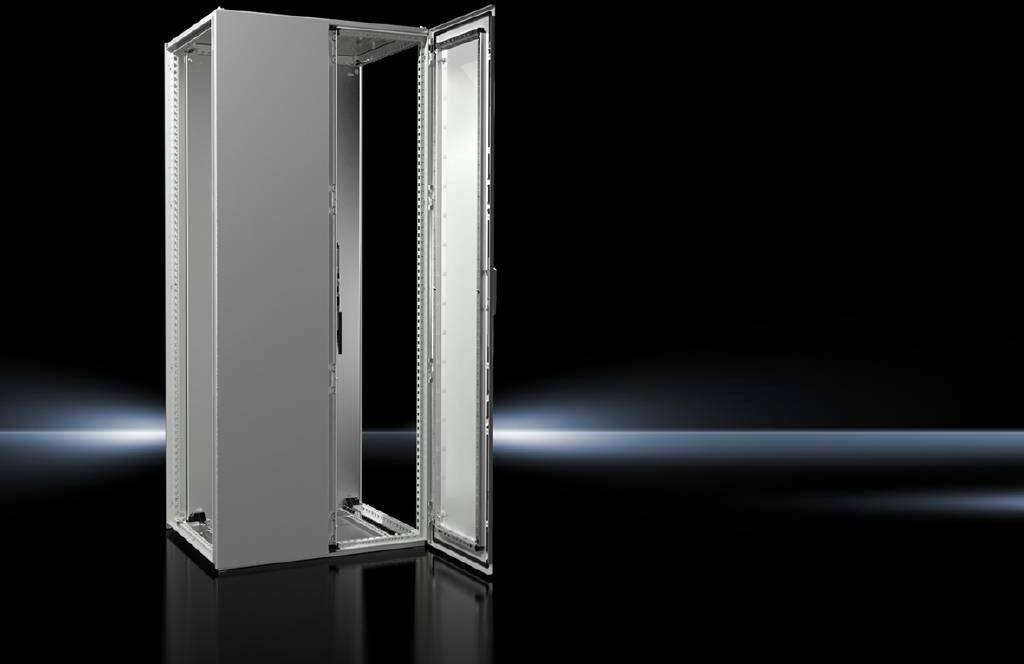Ein offener grauer Serverschrank auf schwarzem Hintergrund, der leuchtet. Der Schrank ist leer und die Tür steht weit offen.