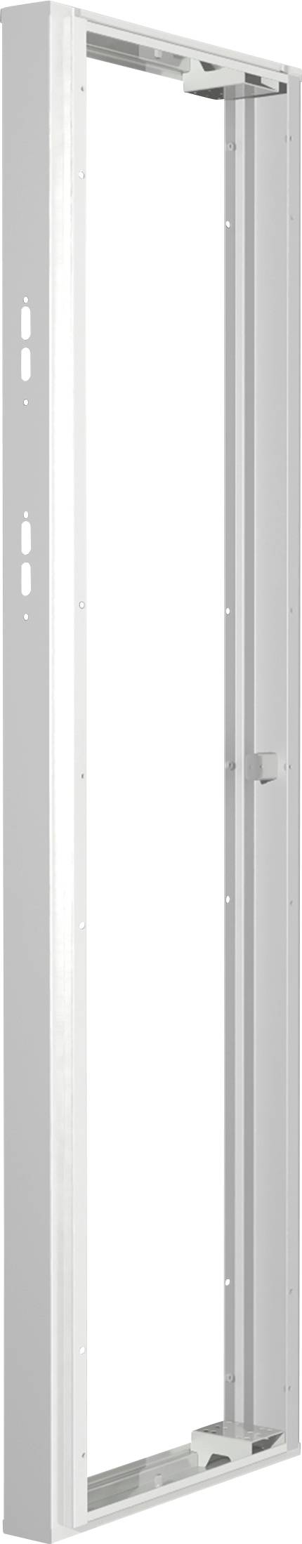 Metallrahmen, vermutlich Teil eines Tür- oder Fensterrahmens, in vertikaler Ausrichtung. Der Rahmen ist silberfarben und schlicht.