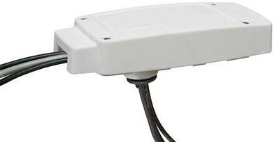 Ein weißes rechteckiges Gehäuse mit mehreren herausführenden Kabeln, möglicherweise für Verkabelungszwecke in elektronischen Geräten verwendet.