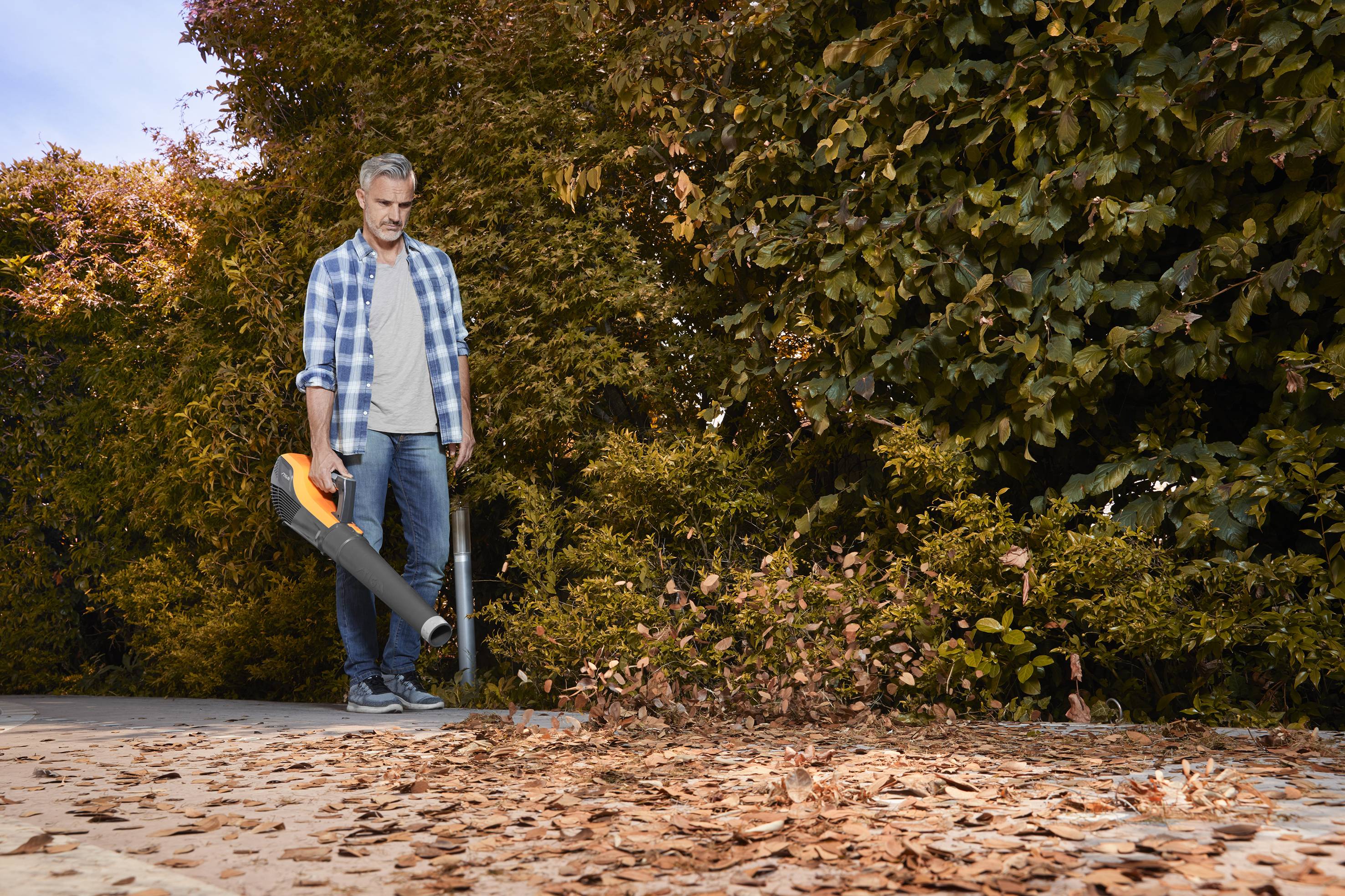 STIGA SAB 500 AE Set Akku 278502108/ST1 SAB 500 AE Set Laubbläser Softgriff, inkl. Akku, inkl. Ladegerät 48V