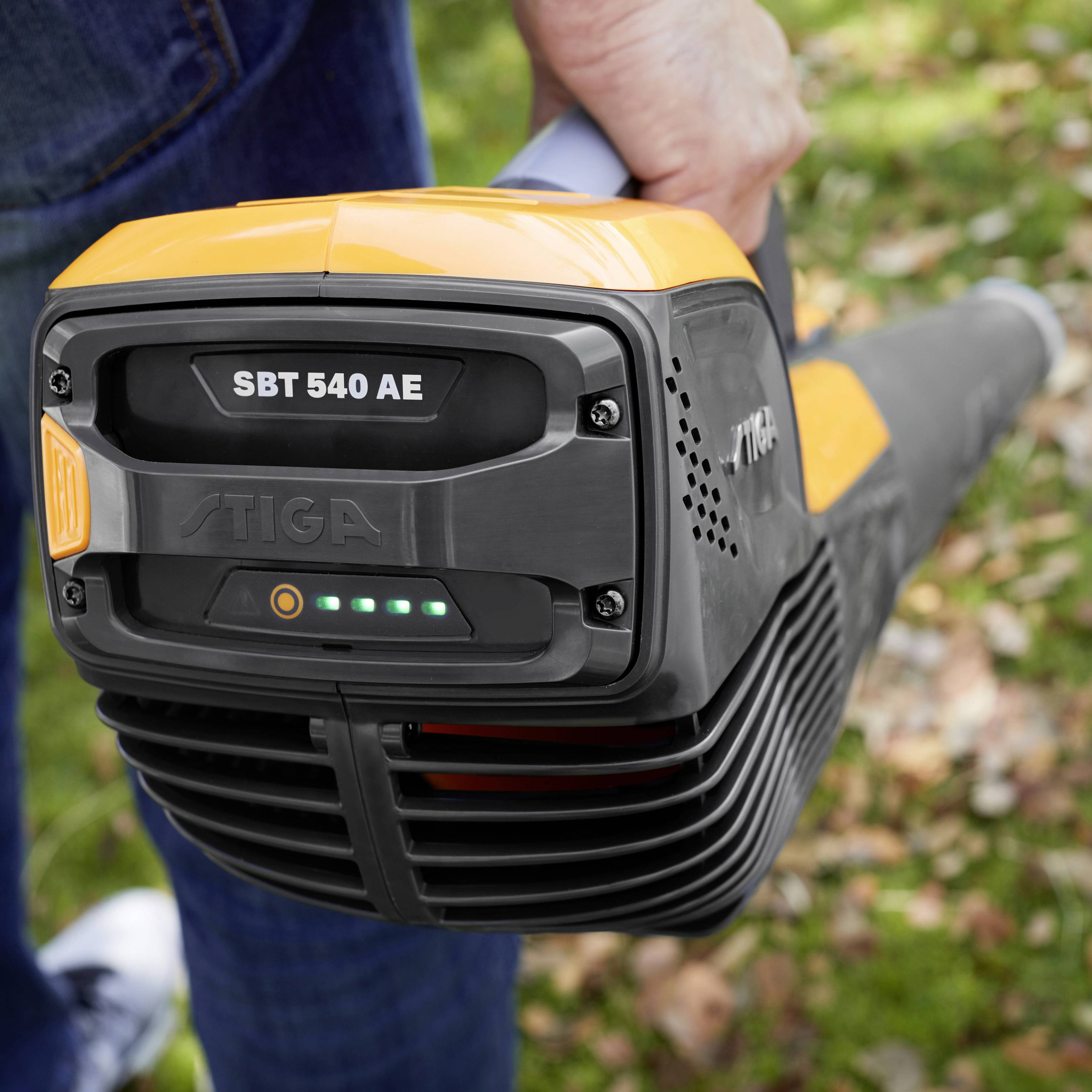 STIGA SAB 500 AE Set Akku 278502108/ST1 SAB 500 AE Set Laubbläser Softgriff, inkl. Akku, inkl. Ladegerät 48V