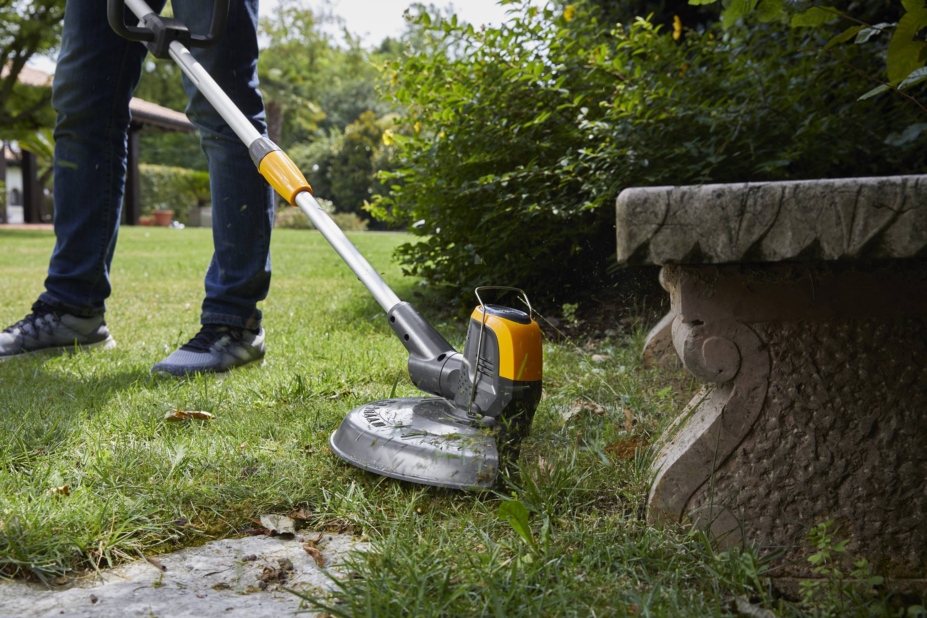 STIGA SGT 500 AE Set Akku Rasentrimmer inkl. Akku, inkl. Ladegerät, Softgriff 48V 2Ah Schnittbreite (max.): 30cm