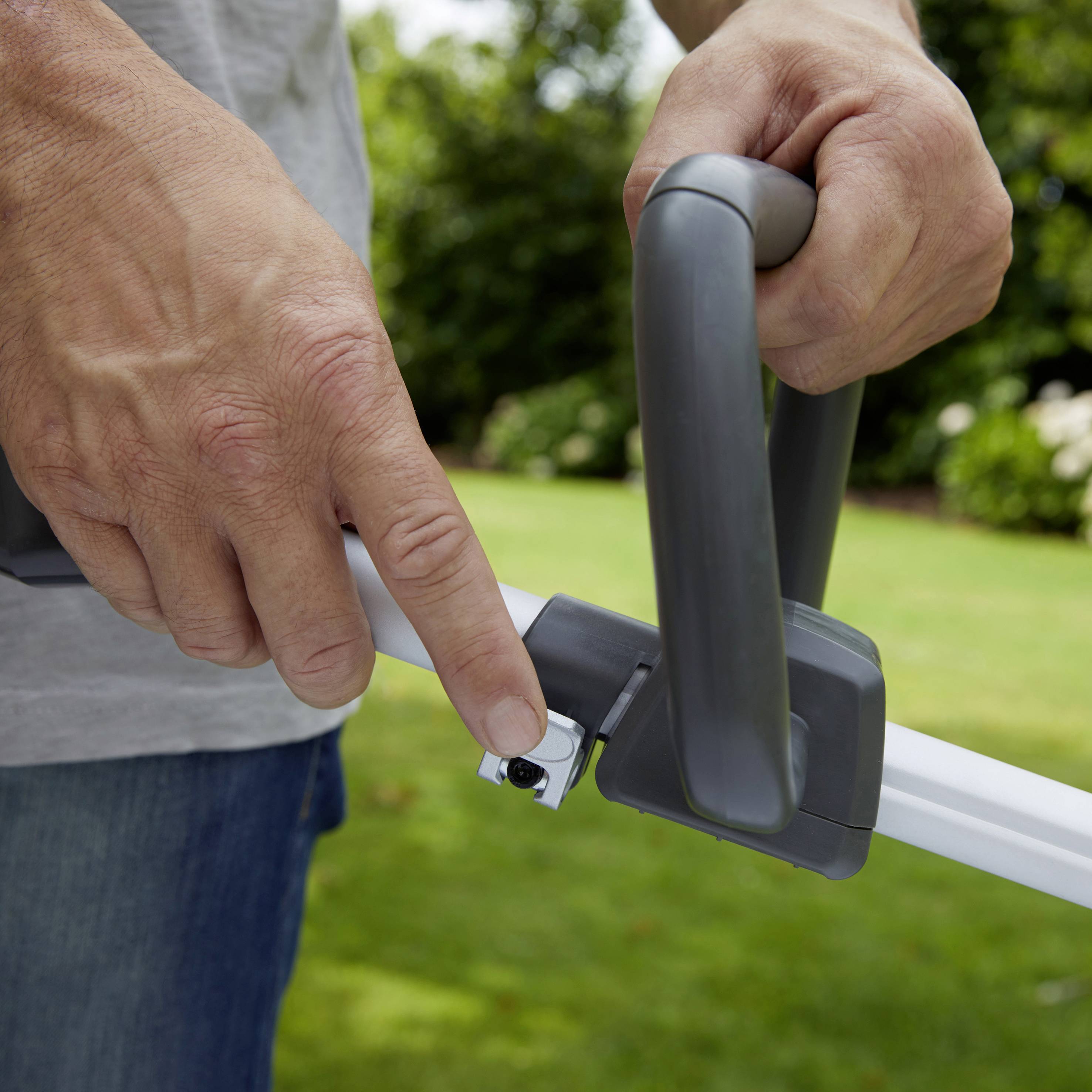 STIGA SGT 500 AE Set Akku Rasentrimmer inkl. Akku, inkl. Ladegerät, Softgriff 48V 2Ah Schnittbreite (max.): 30cm