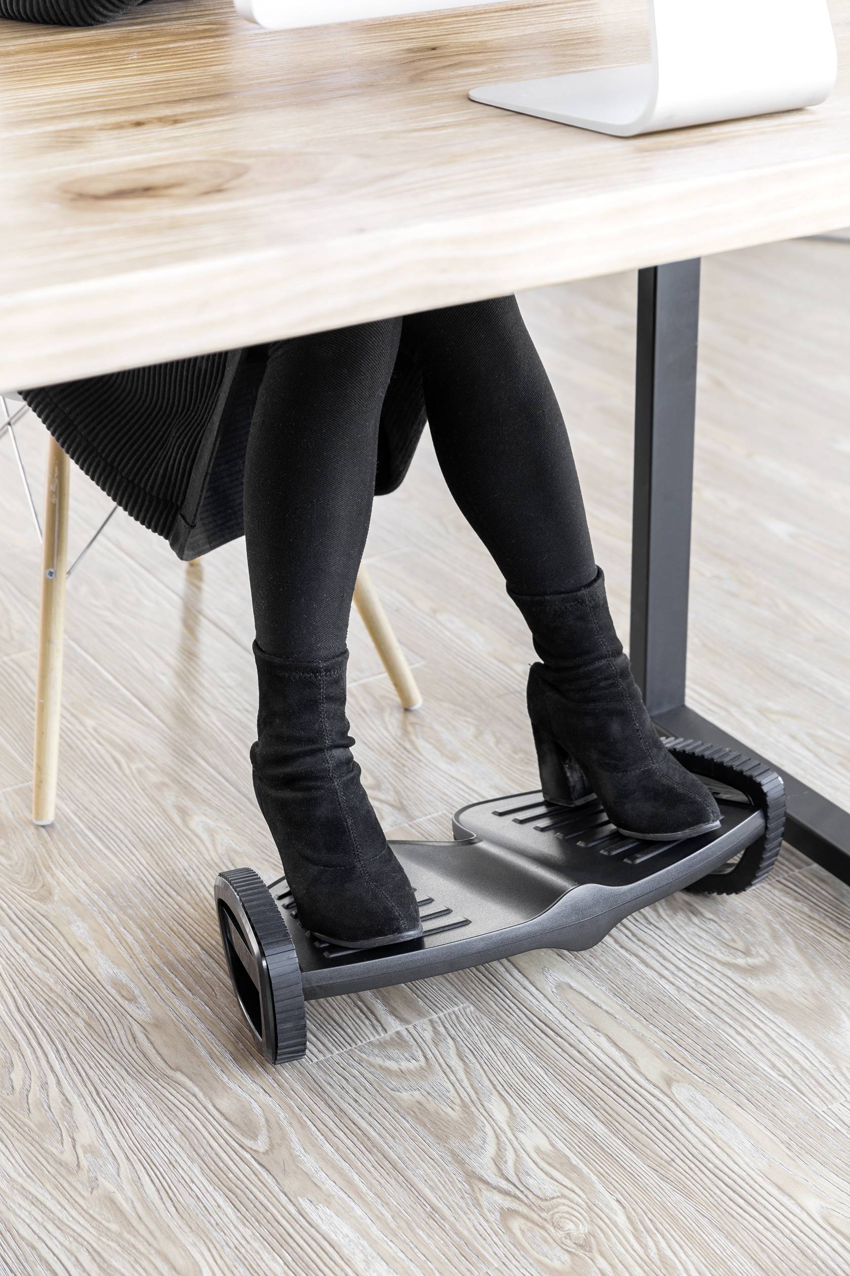 SpeaKa Professional SP-9008924 Fußstütze (B x H x T) 277 x 135 x 502mm Schwarz