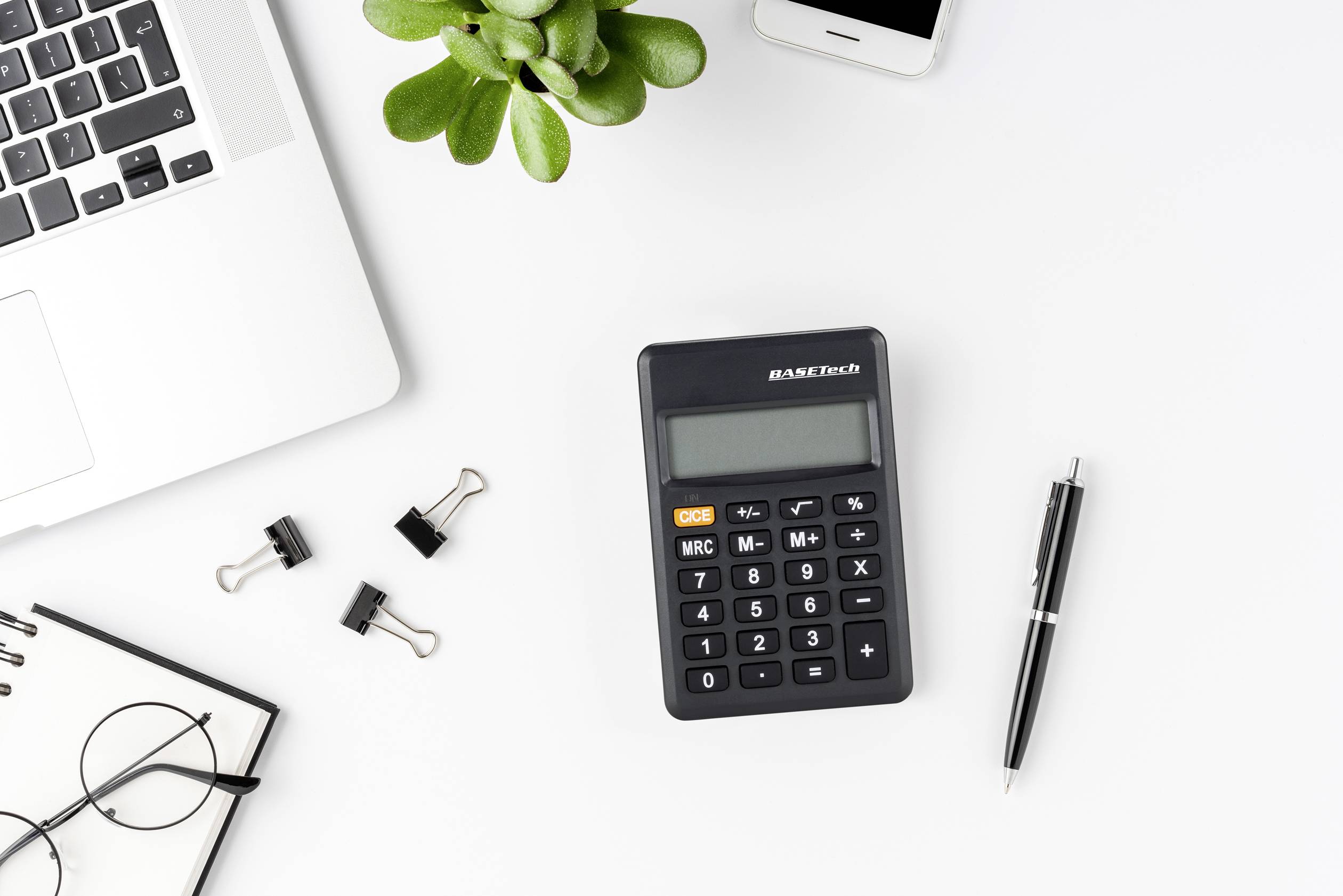 Basetech BT-CA-1008 Taschenrechner Schwarz Display (Stellen): 8 batteriebetrieben (B x H x T) 89 x 59 x 11mm