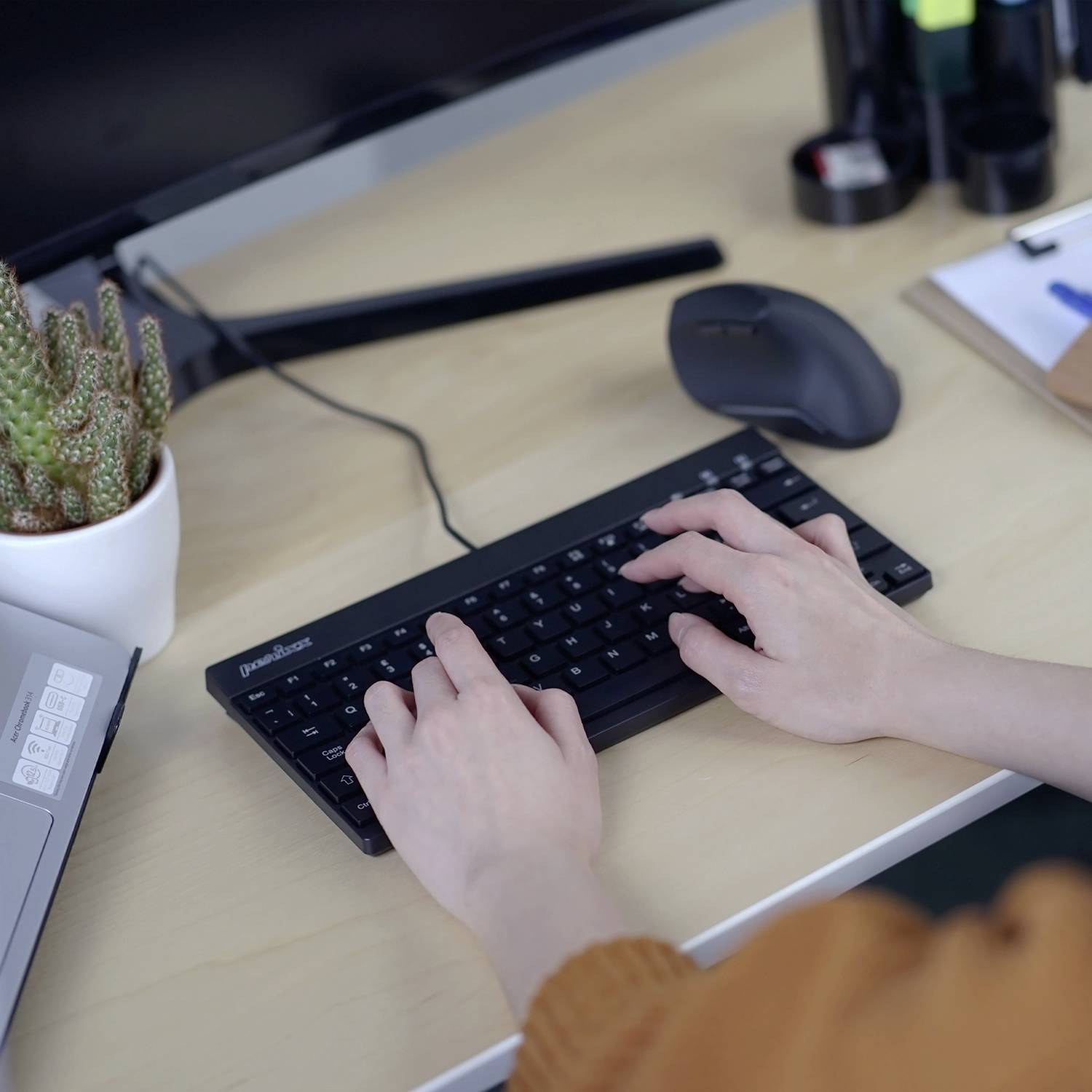 Perixx PERIBOARD-326 DE Kabelgebunden Tastatur Deutsch, QWERTZ Schwarz Beleuchtet