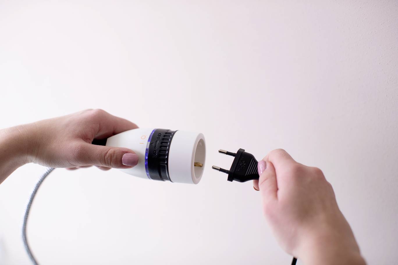 Brennenstuhl 1161830 Strom Verlängerungskabel Schwarz, Weiß 3.00 m H05VV-F 3G 1,5 mm² Stoff-Ummant