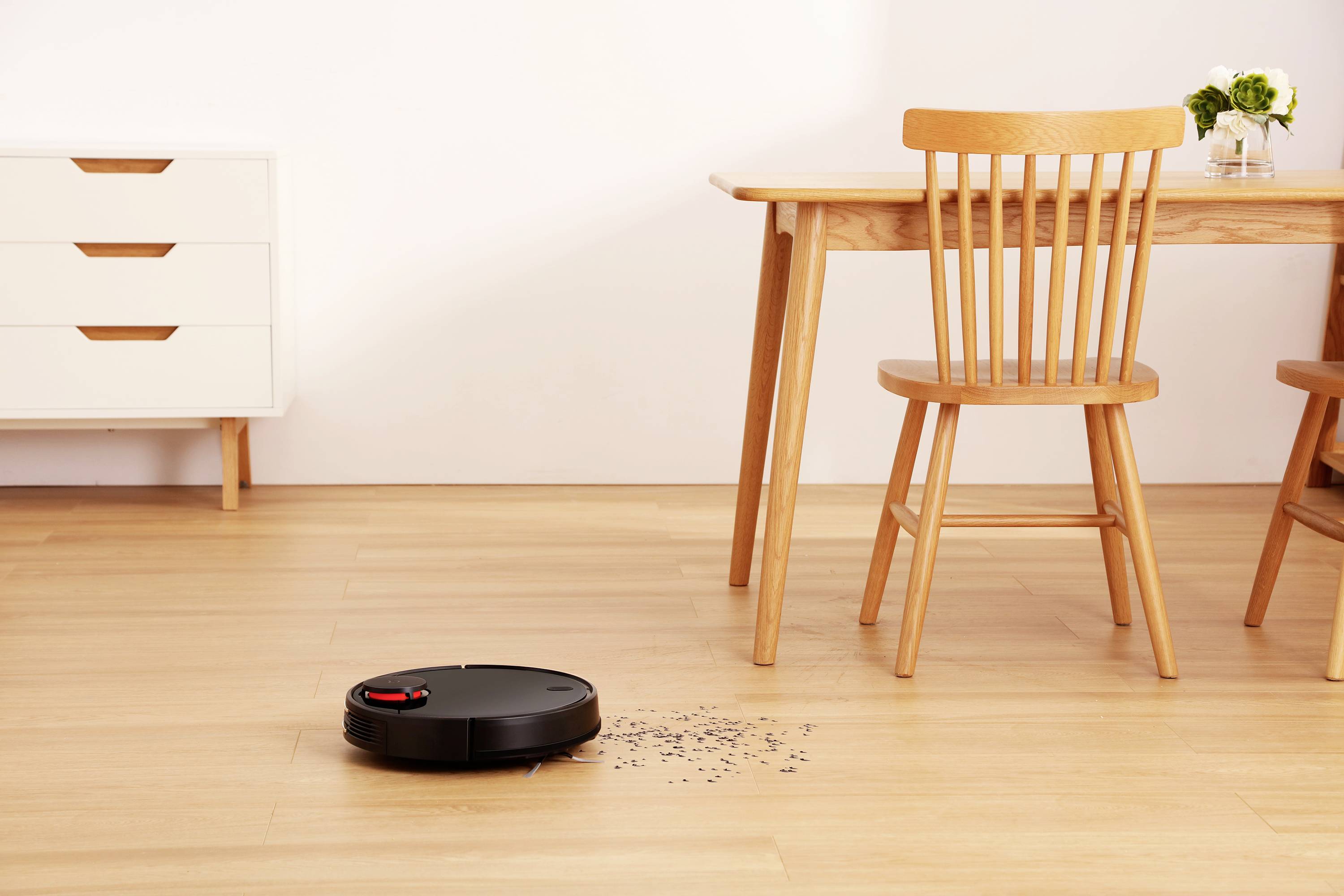Xiaomi Mi Robot Vacuum Mop Pro Reinigungsroboter Schwarz App gesteuert, Kompatibel mit Amazon Alexa