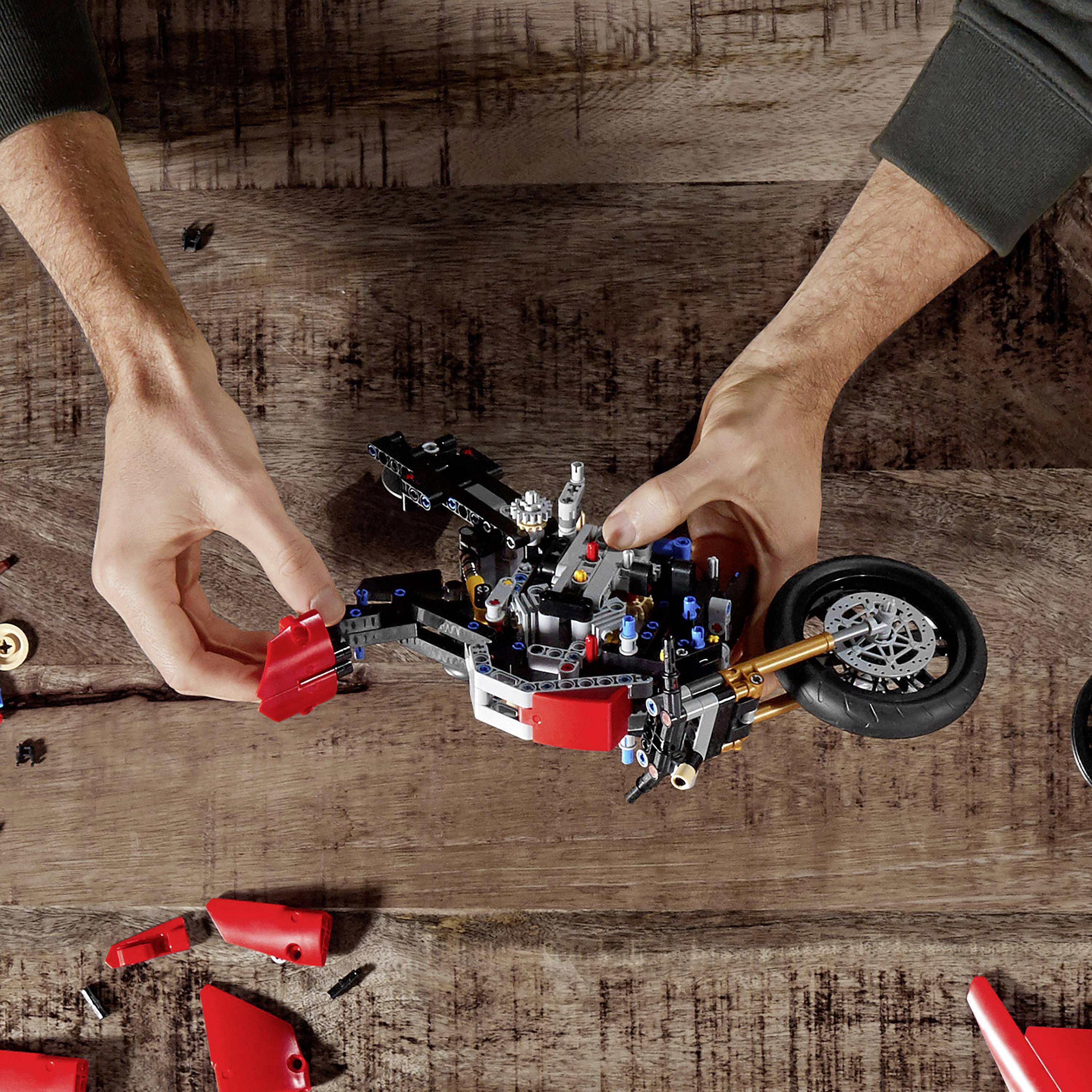 LEGO® TECHNIC 42107 Ducati Panigale V4 R