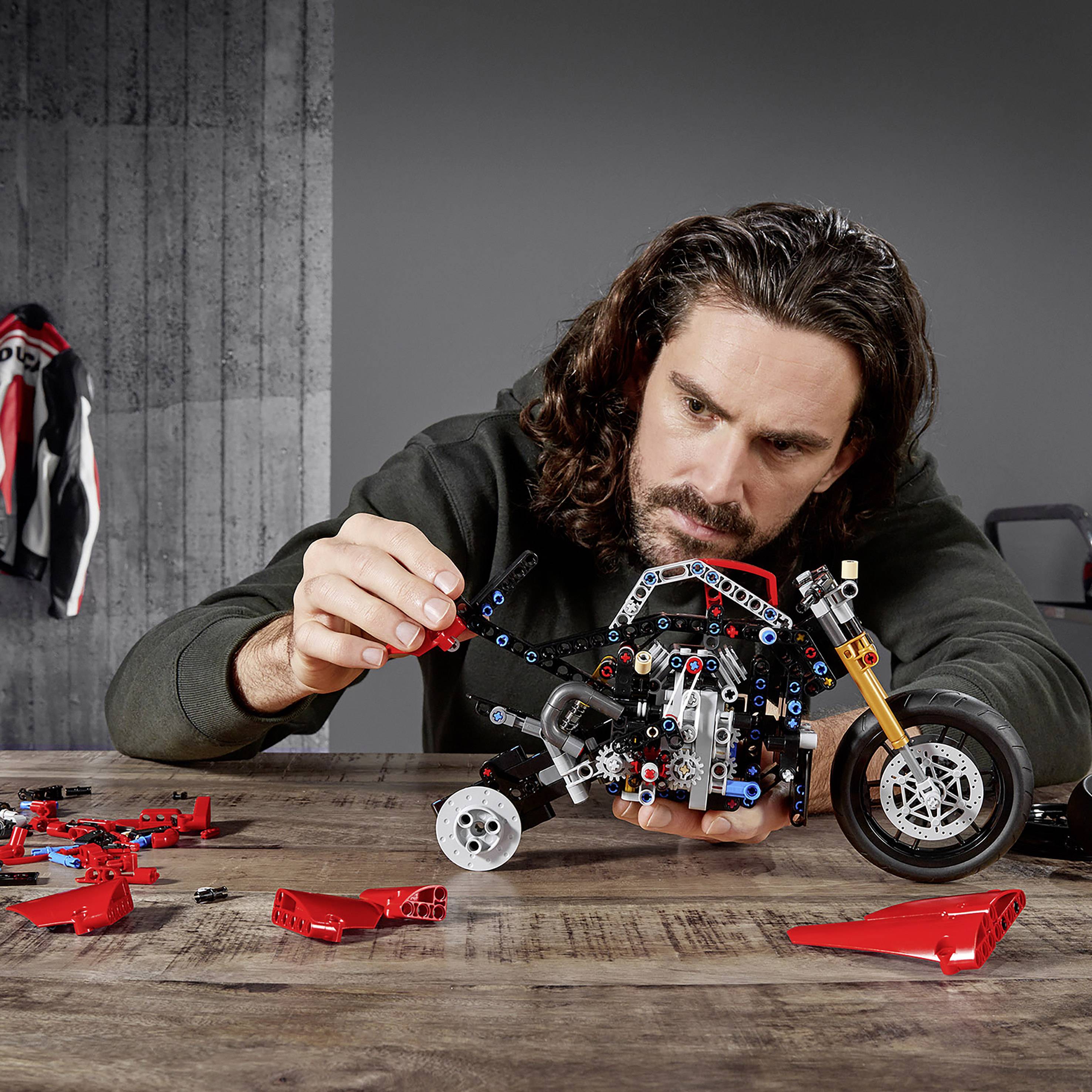 LEGO® TECHNIC 42107 Ducati Panigale V4 R
