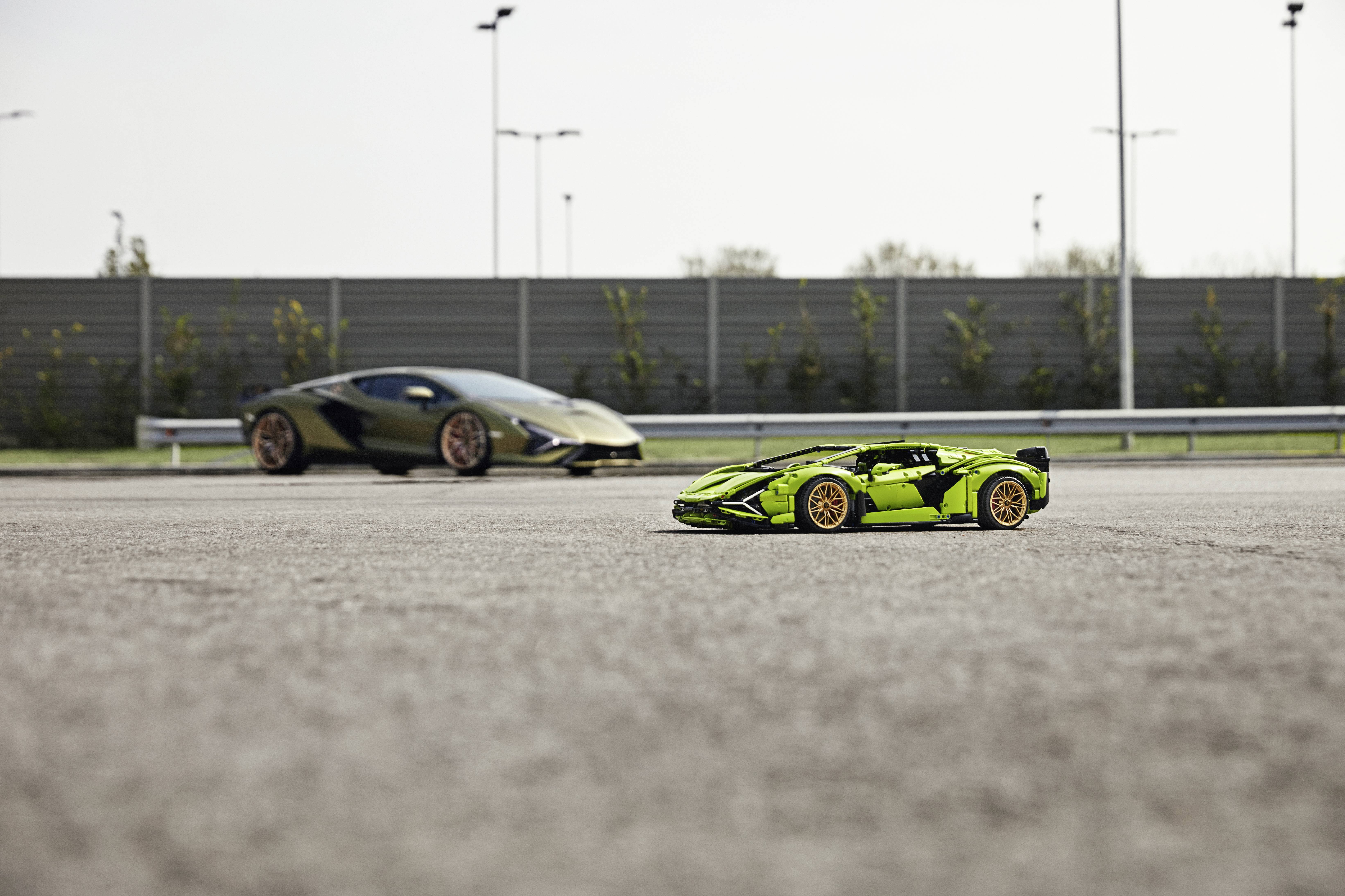 42115 LEGO® TECHNIC Lamborghini Sián FKP 37