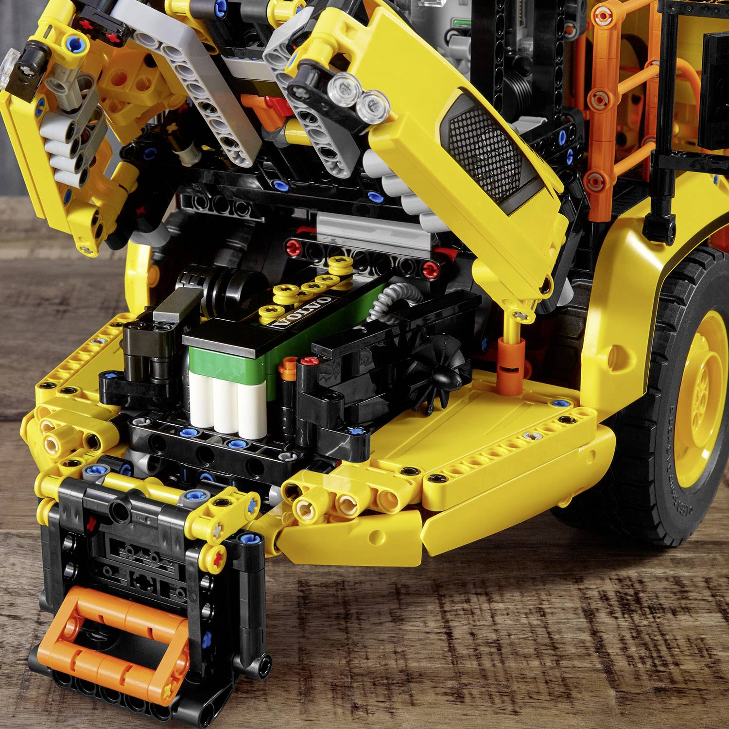 42114 LEGO® TECHNIC Knickgelenkter Volvo-Dumper (6x6)