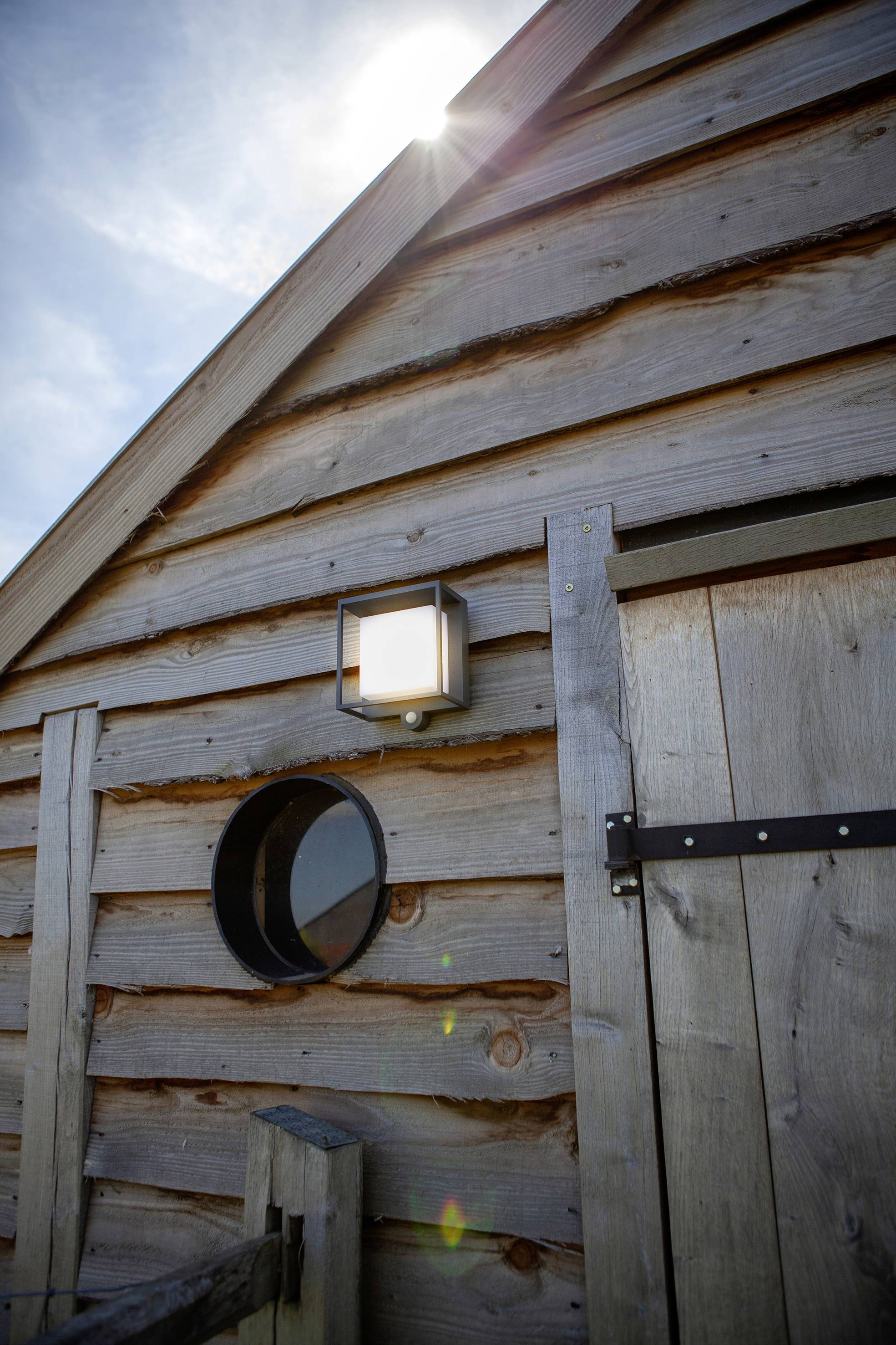 Lutec Curtis 6934601118 Solar-Außenwandleuchte mit Bewegungsmelder LED LED fest eingebaut 3W Anthrazit