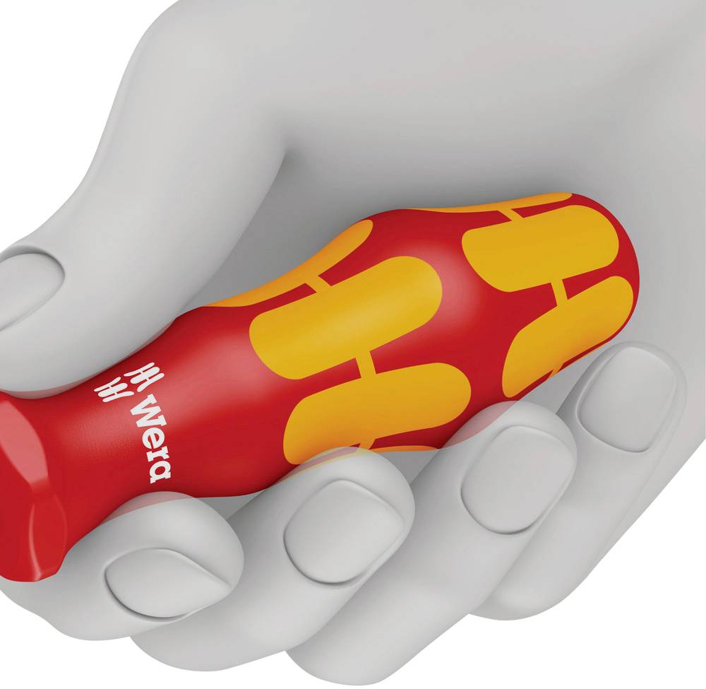 Eine Hand hält einen rot-gelben Schraubendreher mit ergonomischem Griff.