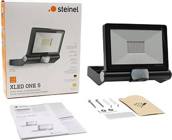 'Steinel XLED ONE S' Außenstrahler-Set bestehend aus Produktverpackung, einem LED-Strahler, Montagezubehör und Bedienungsanleitung.