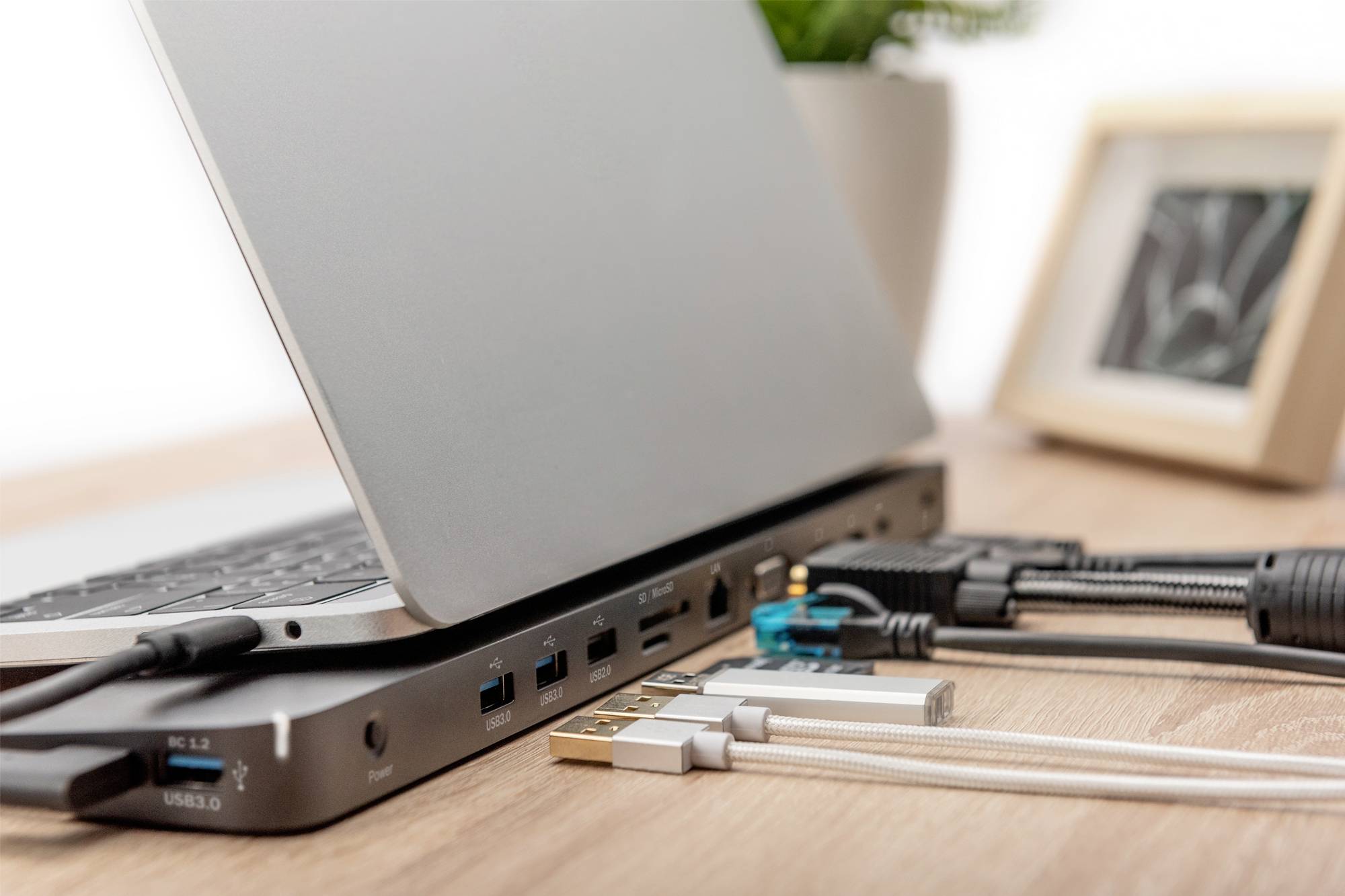 Digitus USB-C® Dockingstation DA-70868 Passend für Marke Dockingstations: Universal inkl. Ladefunktion