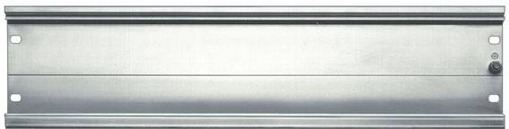 Metallische Abdeckung mit zwei Schraublöchern auf jeder Seite. Oberfläche ist glatt und reflektierend.