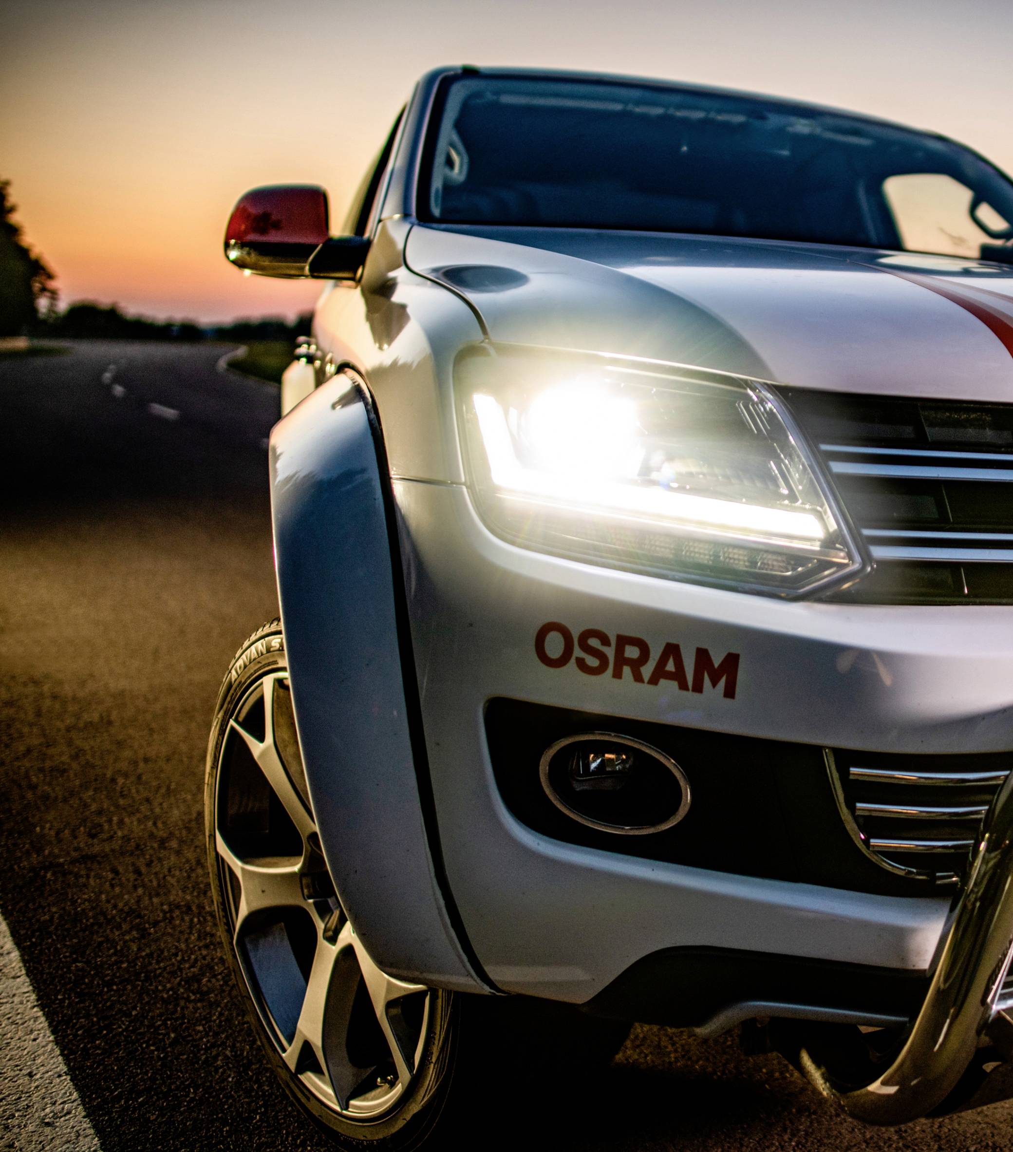 Osram Automotive Komplett-Scheinwerfer LEDHL107-BK LEDriving LED vorne (L x B x H) 260 x 372 x 343mm