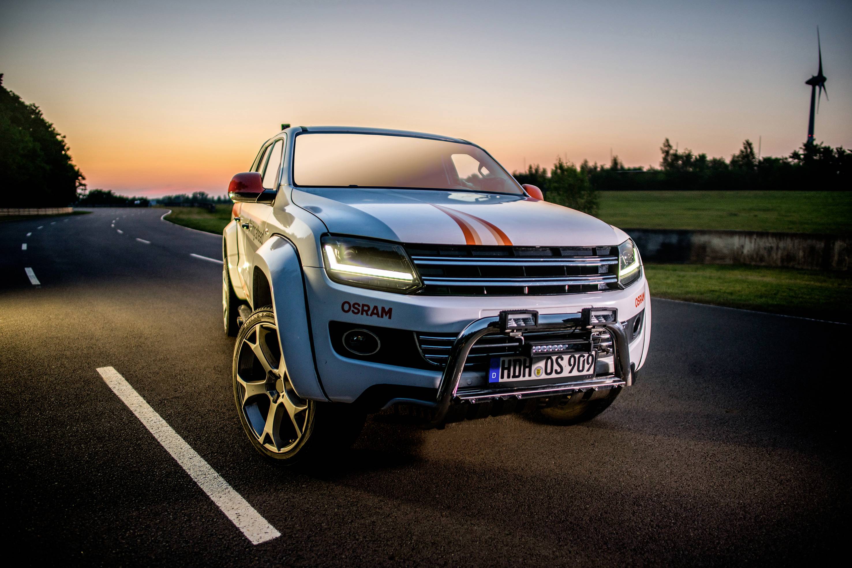 Osram Automotive Komplett-Scheinwerfer LEDHL107-BK LEDriving LED vorne (L x B x H) 260 x 372 x 343mm