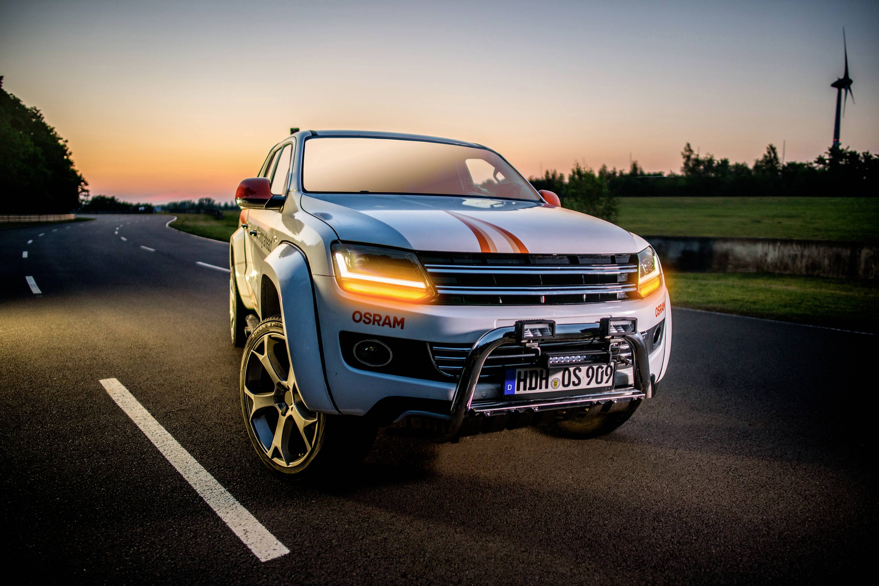 Osram Automotive Komplett-Scheinwerfer LEDHL107-BK LEDriving LED vorne (L x B x H) 260 x 372 x 343mm