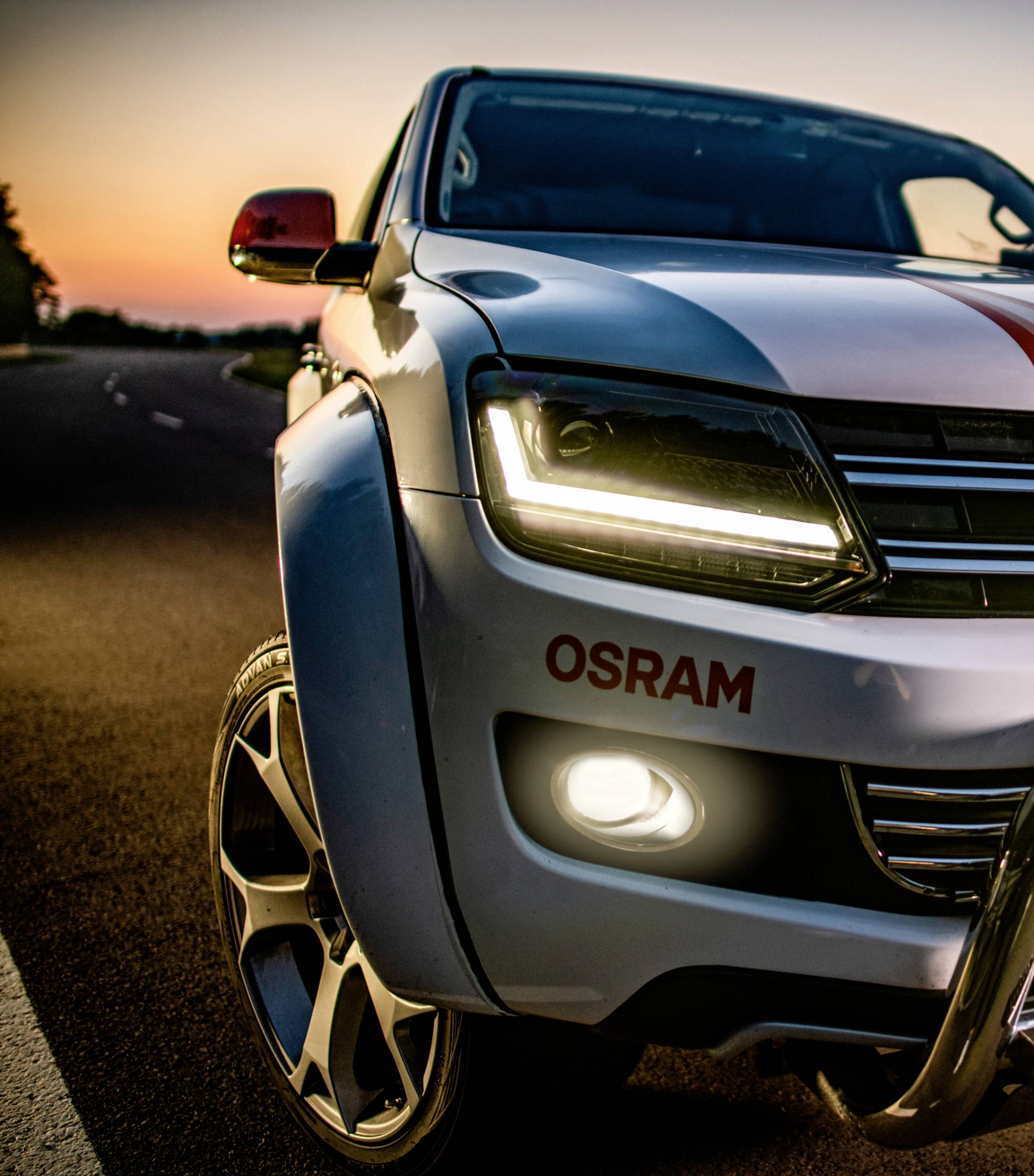 Osram Automotive Komplett-Scheinwerfer LEDHL107-BK LEDriving LED vorne (L x B x H) 260 x 372 x 343mm