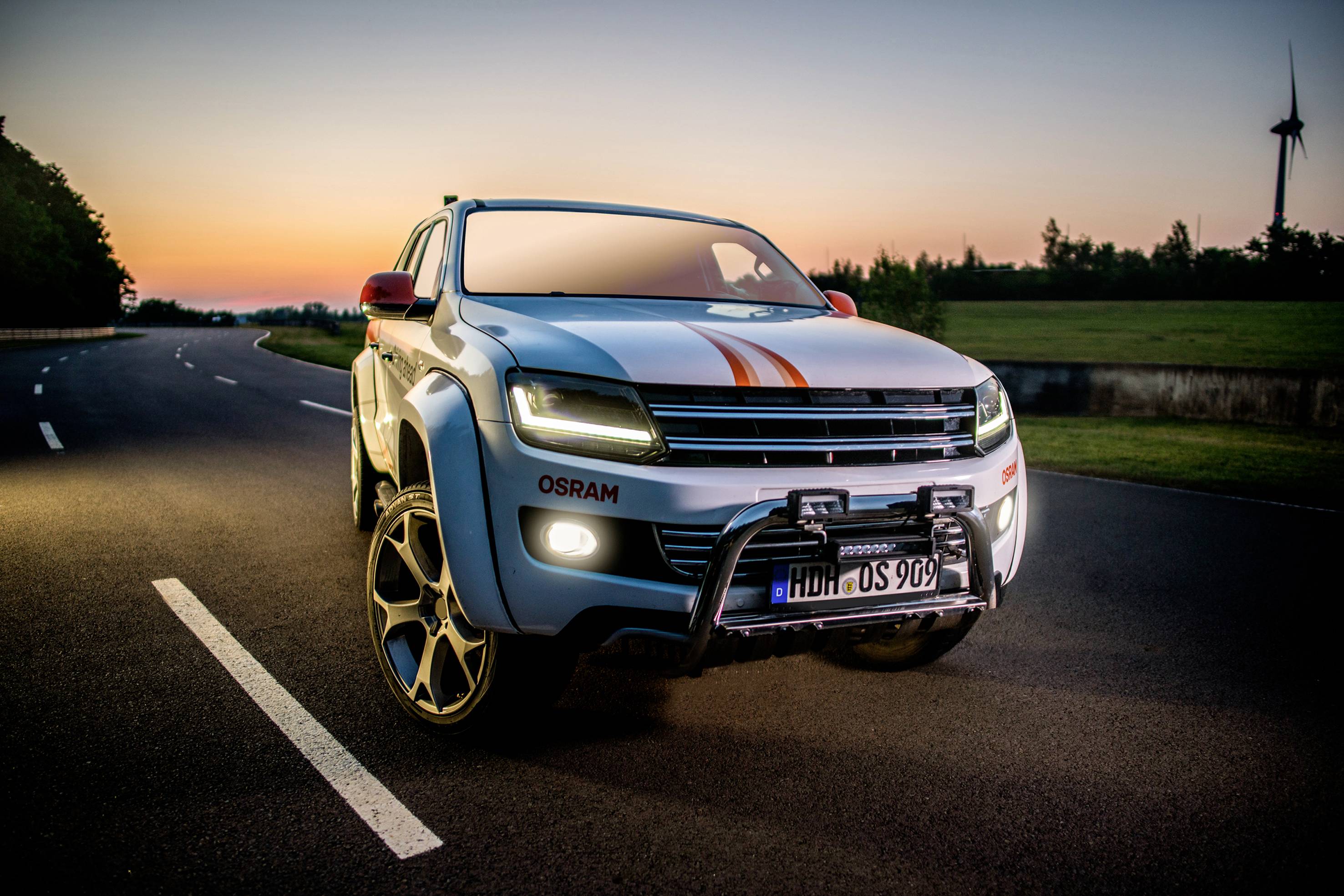 Osram Automotive Komplett-Scheinwerfer LEDHL107-BK LEDriving LED vorne (L x B x H) 260 x 372 x 343mm