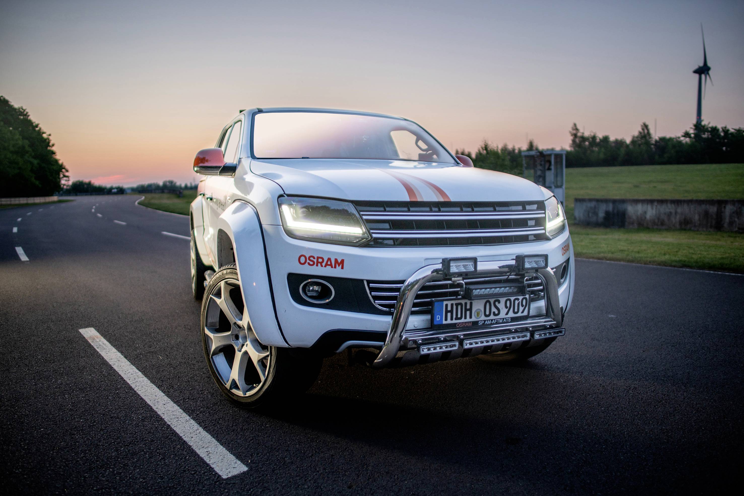 Osram Automotive Komplett-Scheinwerfer LEDHL107-BK LEDriving LED vorne (L x B x H) 260 x 372 x 343mm