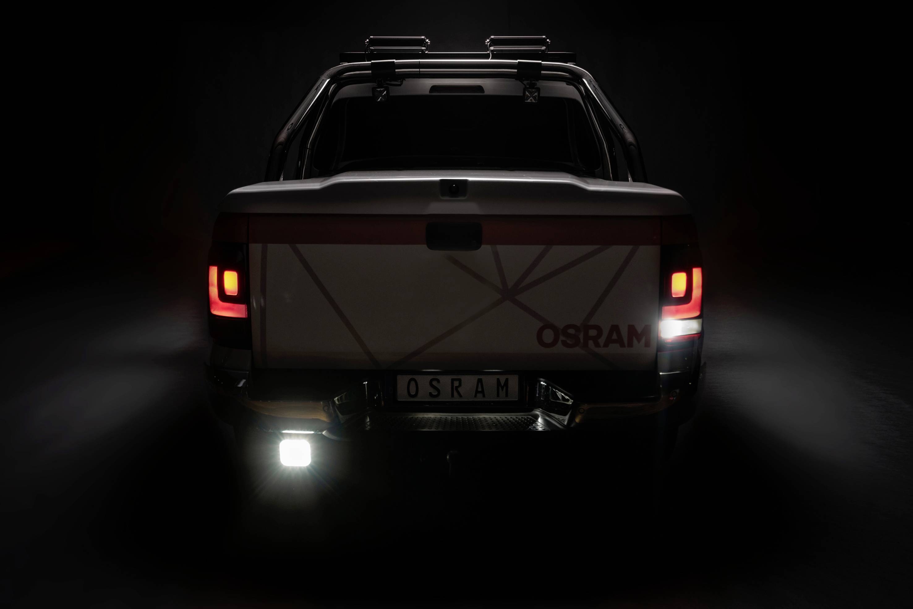 Osram Automotive Rückfahrscheinwerfer 12 V, 24V LEDriving Reversing VX 120S-WD, quadratischer LED Rückfahrscheinwerfer