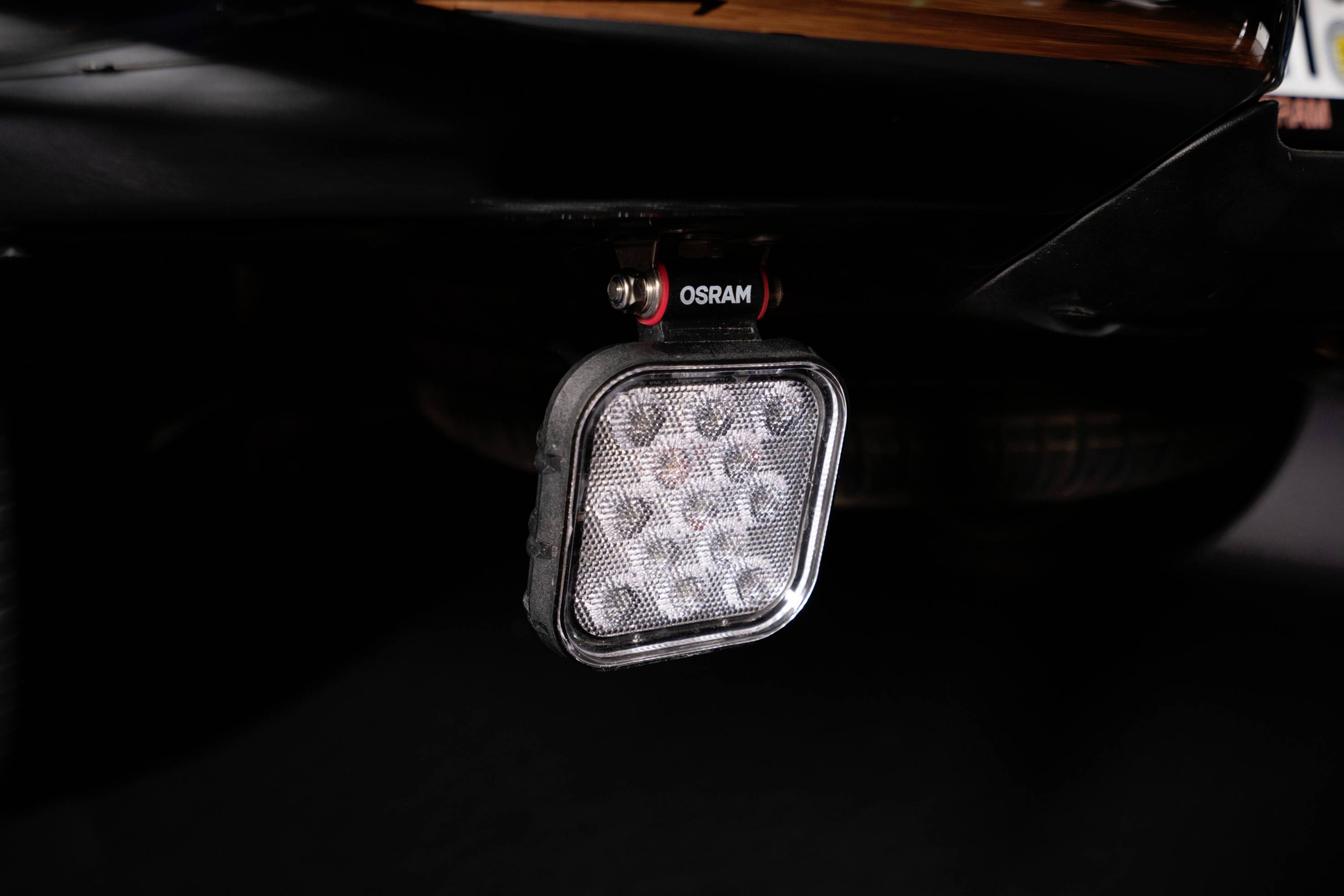 Osram Automotive Rückfahrscheinwerfer 12 V, 24V LEDriving Reversing VX 120S-WD, quadratischer LED Rückfahrscheinwerfer