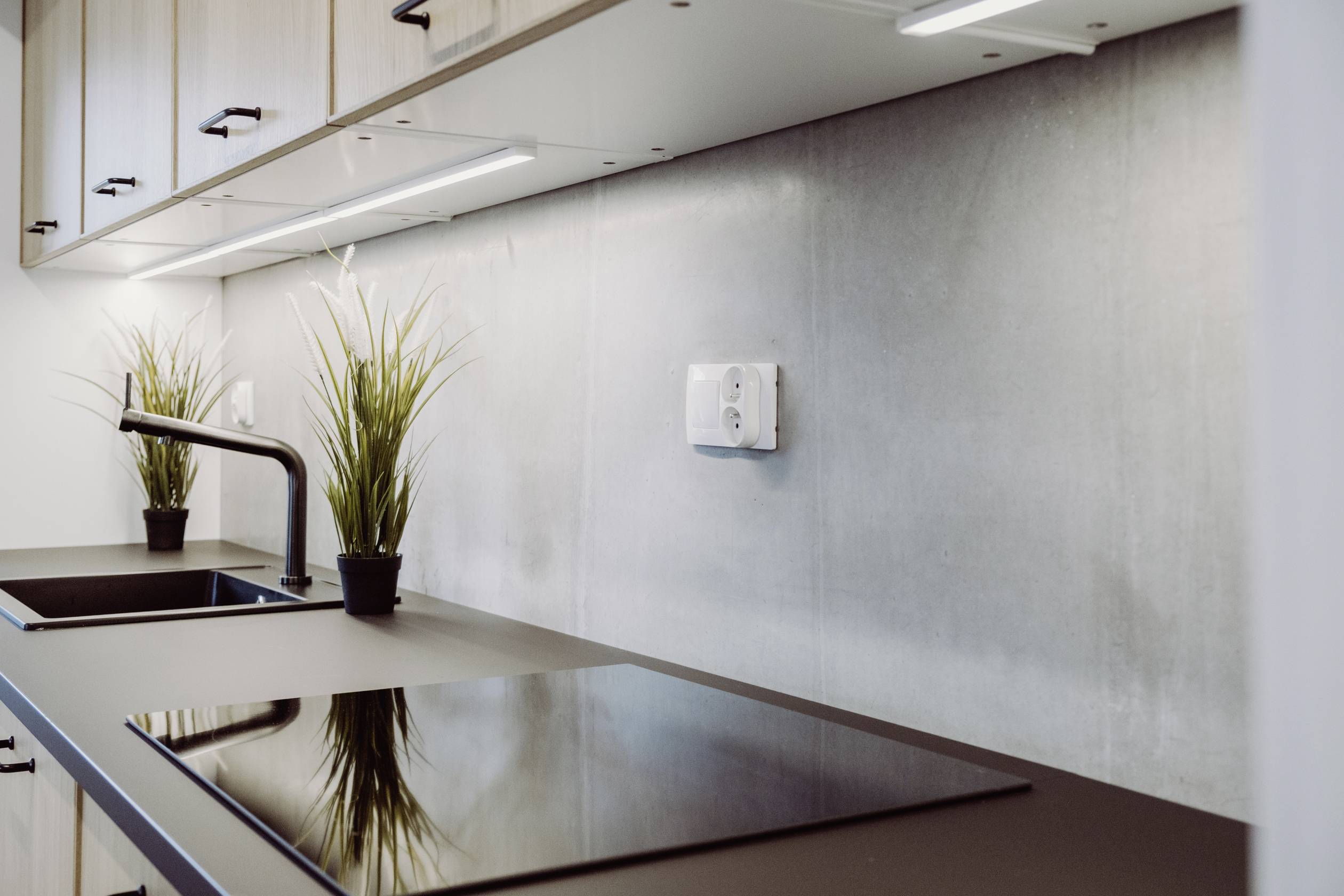 Basetech LD-12-6 LED-Trafo Konstantspannung 6W 0.5A Möbelzulassung, Überspannung, Montage auf entflammbaren Oberflächen 1St.