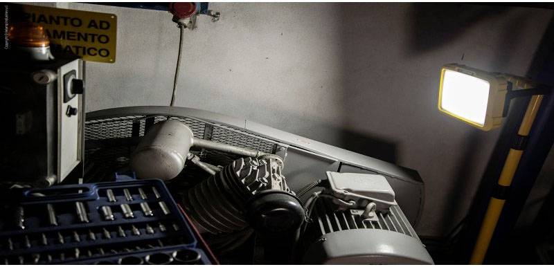 STAK Xblast Akku 30W 2400lm Tageslichtweiß ST223