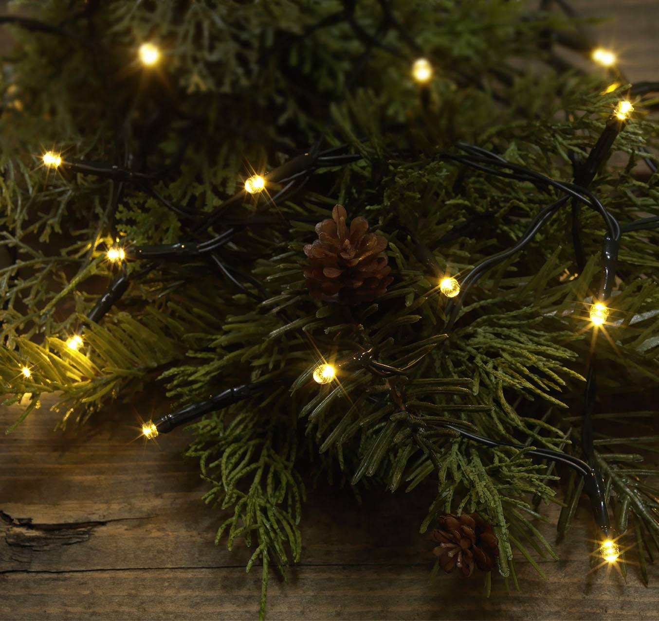 Sygonix SY-4533462 Lichterketten mit Batterien Weihnachtsbaum Innen/Außen batteriebetrieben Anzahl Leuchtmittel 100 SMD LED Warmweiß Beleuchtete