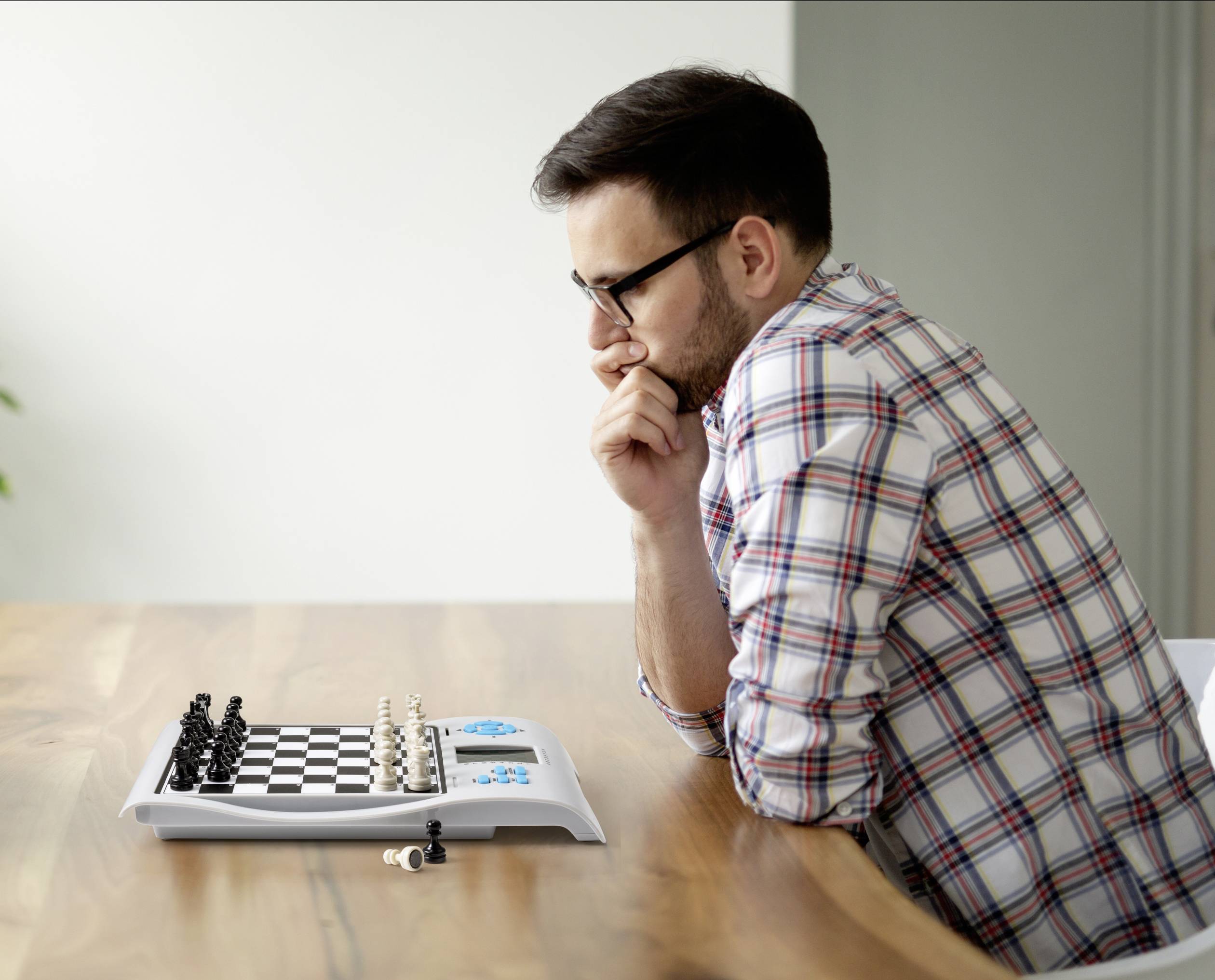 Renkforce Chess Champion powered by Millennium Schachcomputer