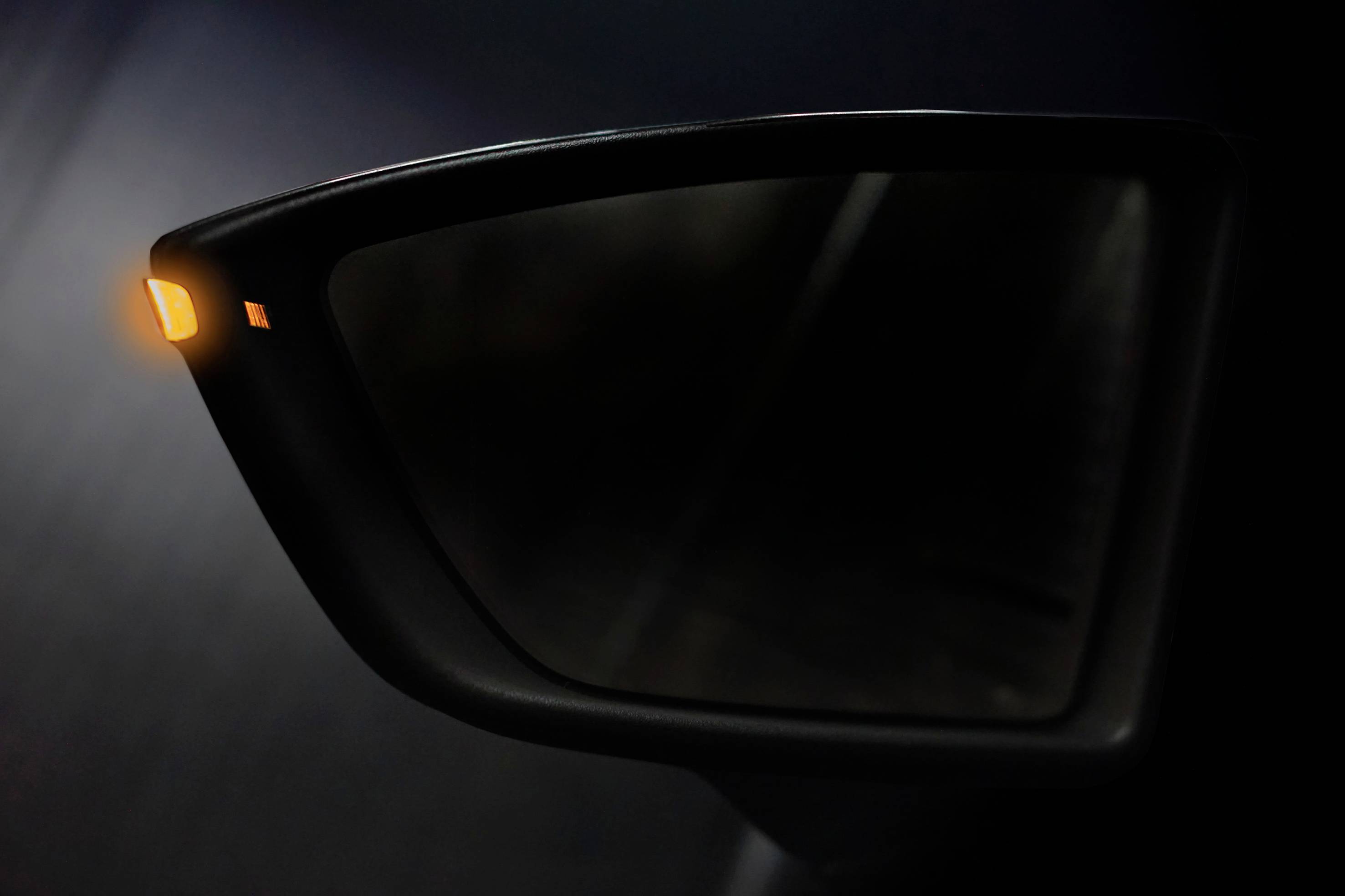 Osram Auto LEDDMI 5F0 BK S LEDriving® Black Edition Spiegelblinker SEAT N/A