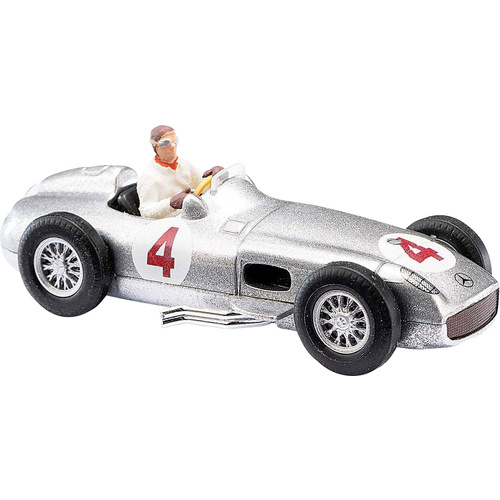 Busch 47002 H0 Mercedes Benz Silberpfeil mit Fahrer J. M. Fangio