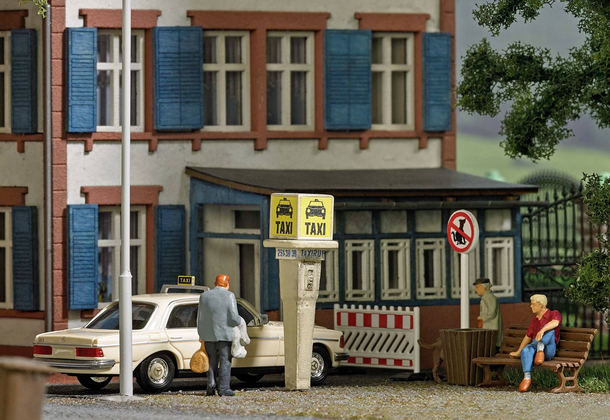 Busch 2020 7763 H0 Taxisäule BRD Fertigmodell