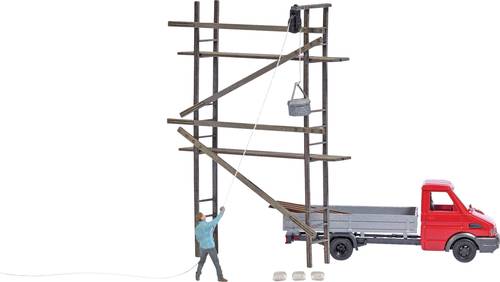 7902 H0 Iveco Daily Transporter mit Gerüst und Maurer