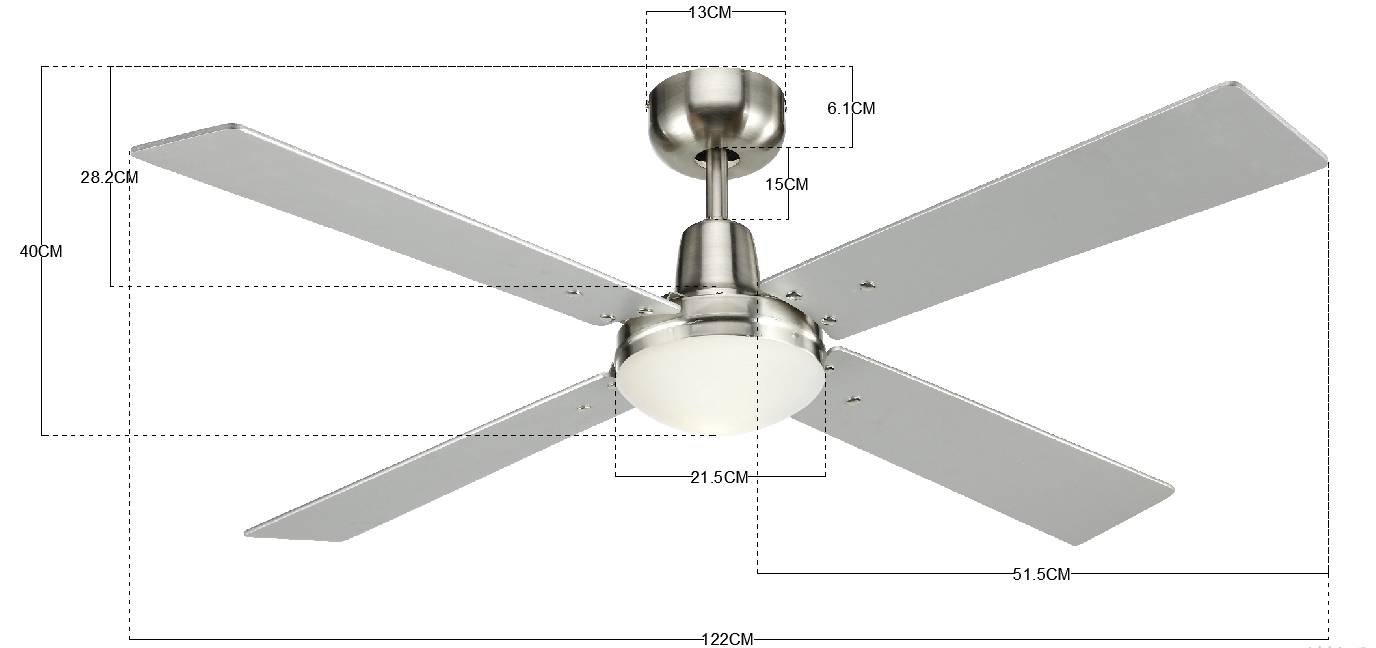 Deckenventilator mit 4 silbernen Flügeln. Gesamtdurchmesser 122 cm, Höhe 40 cm. Beleuchtetes Zentrum. Geeignet für moderne Räume.