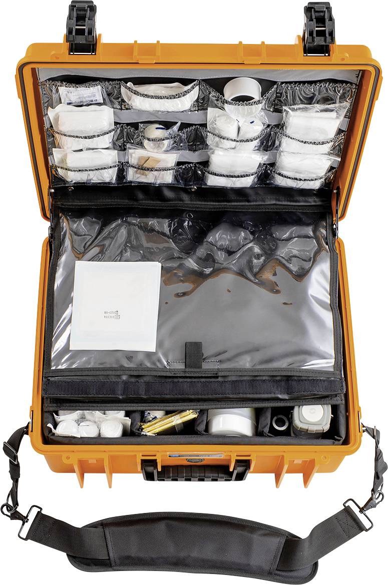 Ein geöffneter orangefarbener Koffer mit mehreren Fächern, gefüllt mit medizinischen Bandagen, Materialien und einer großen schwarzen Abdeckung.