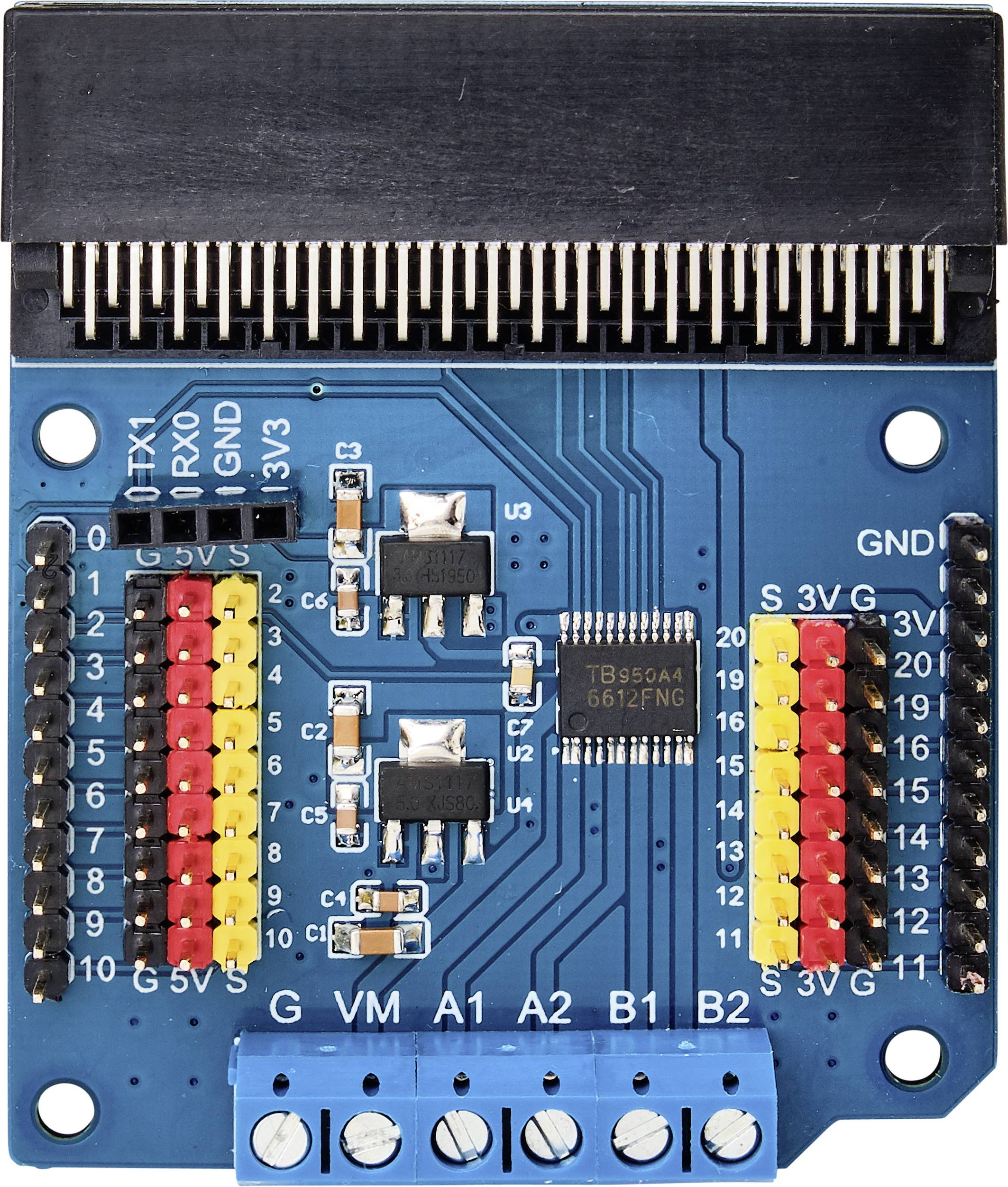 Obenansicht einer blauen Leiterplatte mit mehreren bunten Pins, Steckplätzen und einem zentralen Mikrochip.