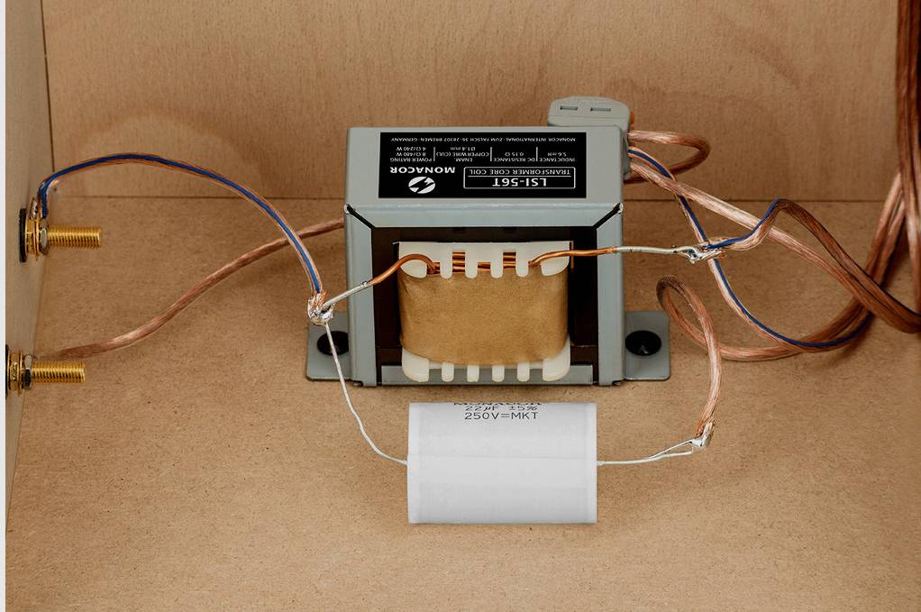 Monacor KATANA-M1 2-Wege Lautsprecher Bausatz inkl. Frequenzweiche, inkl. Kabel