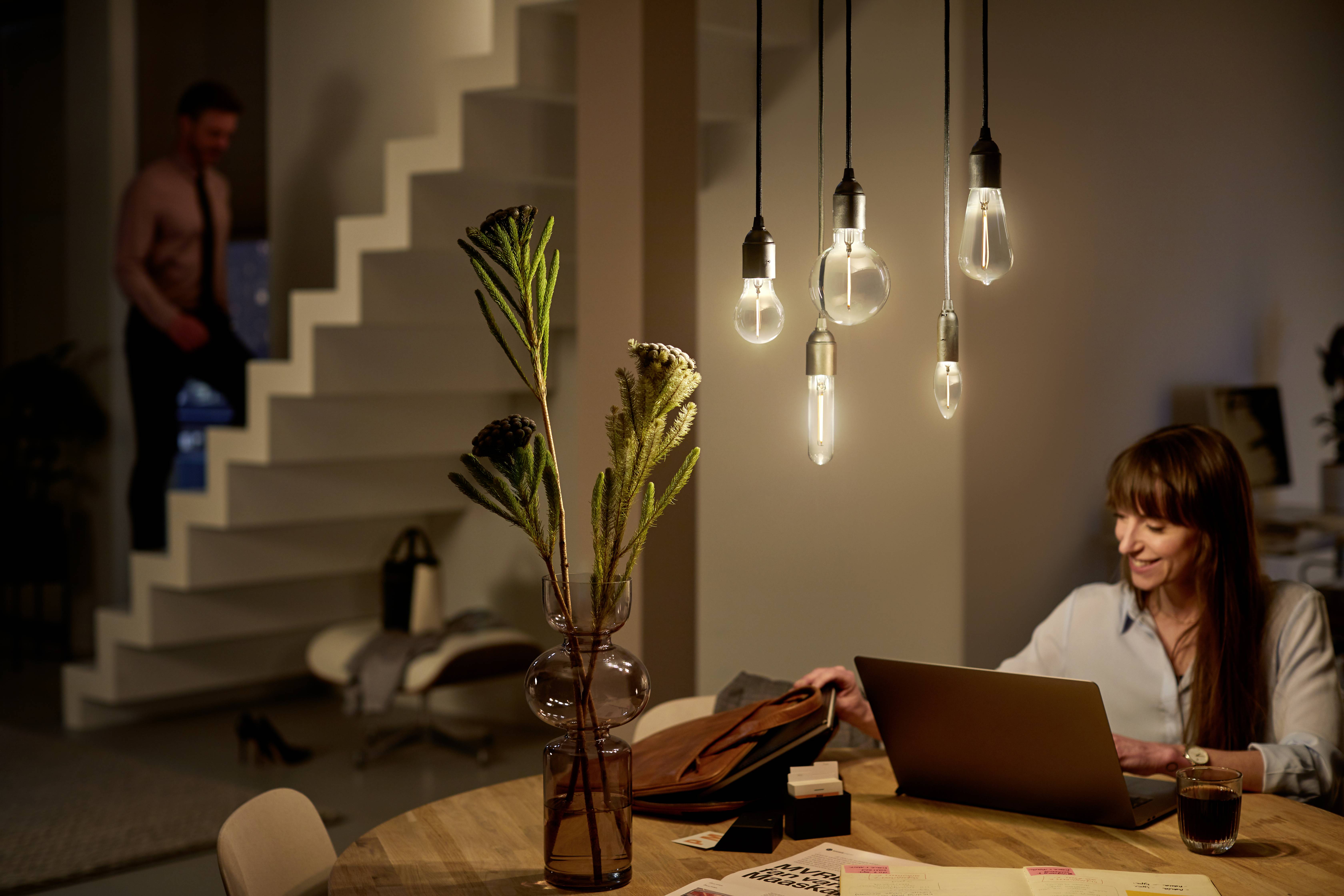 Philips Lighting 75967400 LED E27 Stabform 2.3W = 11W Warmweiß (Ø x L) 3.2cm x 14cm 1St.