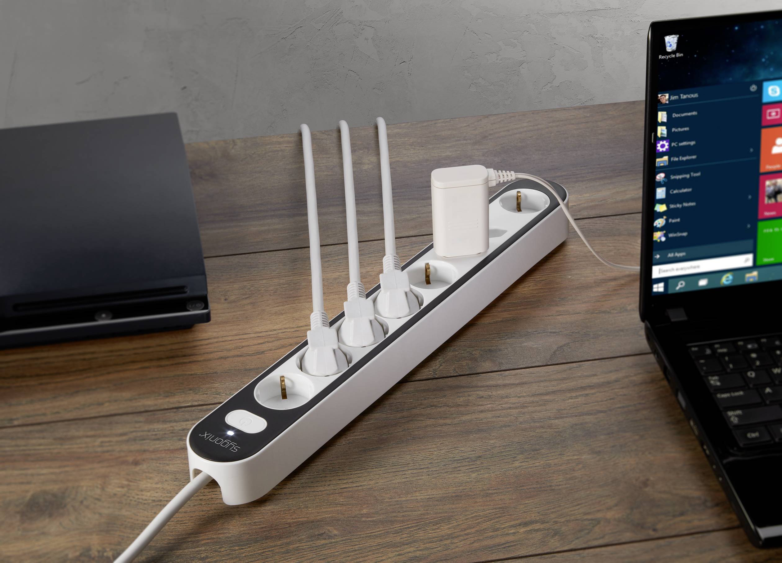 Sygonix SY-4538274 Steckdosenleiste mit Schalter 8fach Weiß, Schwarz Schutzkontakt 1St.