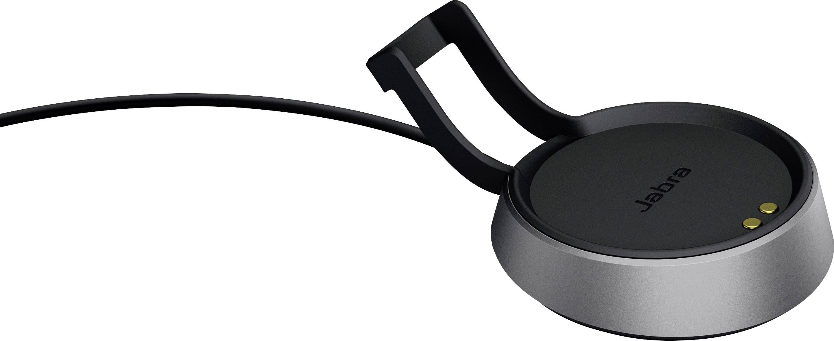 Ein schwarzes Ladegerät für Jabra-Geräte mit einem Kabel für den Anschluss an eine Stromquelle. Design ist schlicht und modern.