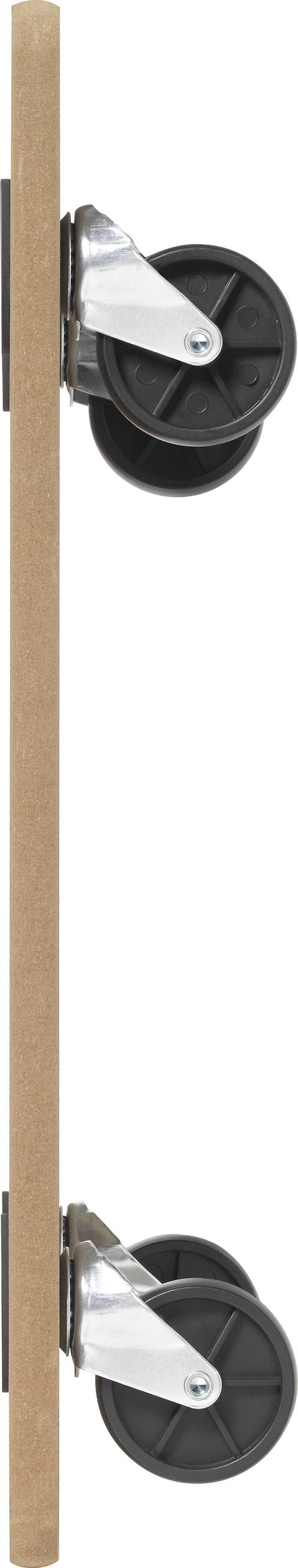 Ein Holzbrett mit zwei schwarzen Lenkrollen an der Unterseite, die es mobil machen.