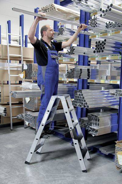 MUNK Günzburger Steigtechnik 43803 Aluminium Stufen-Stehleiter Arbeitshöhe (max.): 2.25m