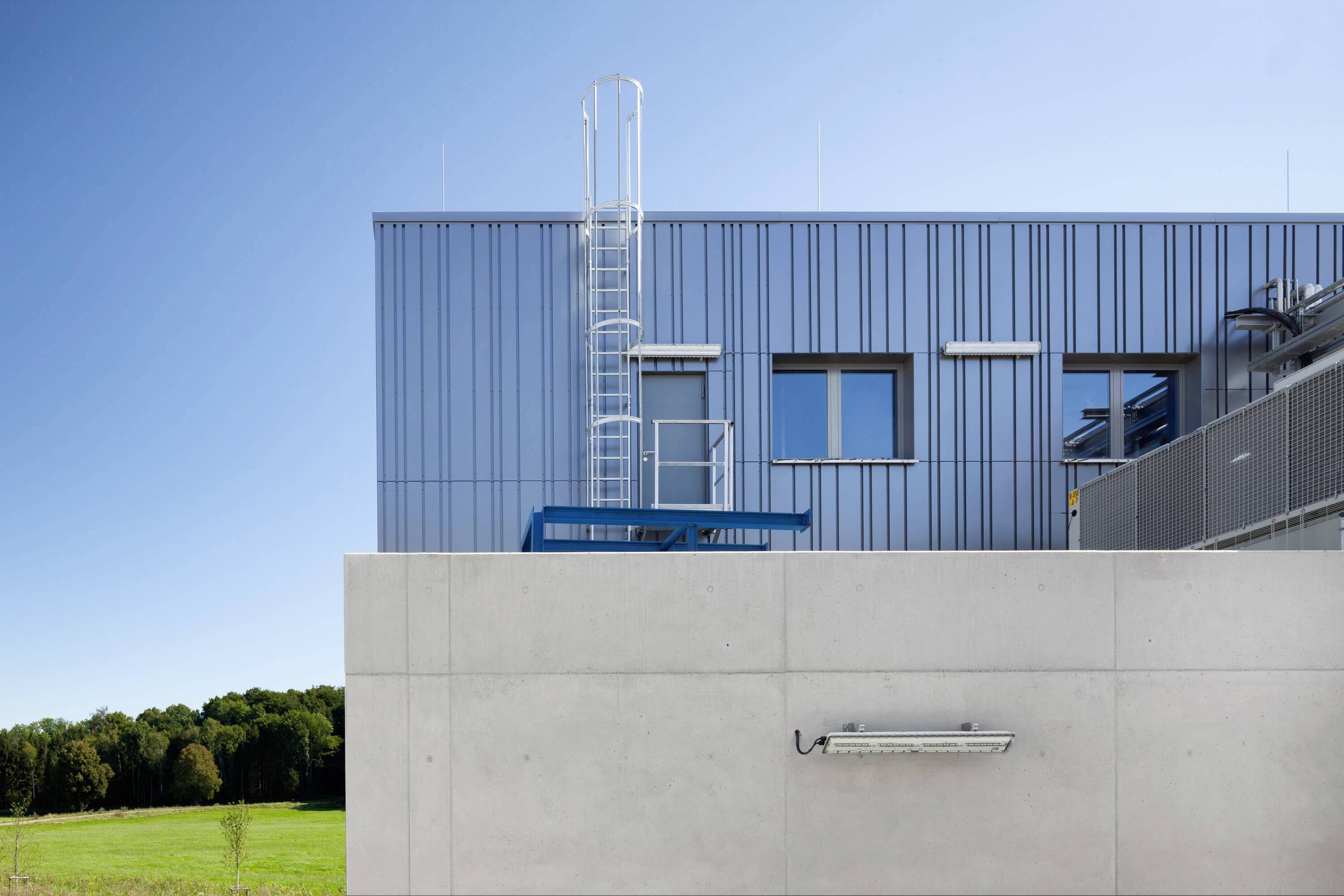 MUNK Günzburger Steigtechnik 510120 Aluminium Einzügige Steigleiter Montage mit Werkzeug DIN 18799